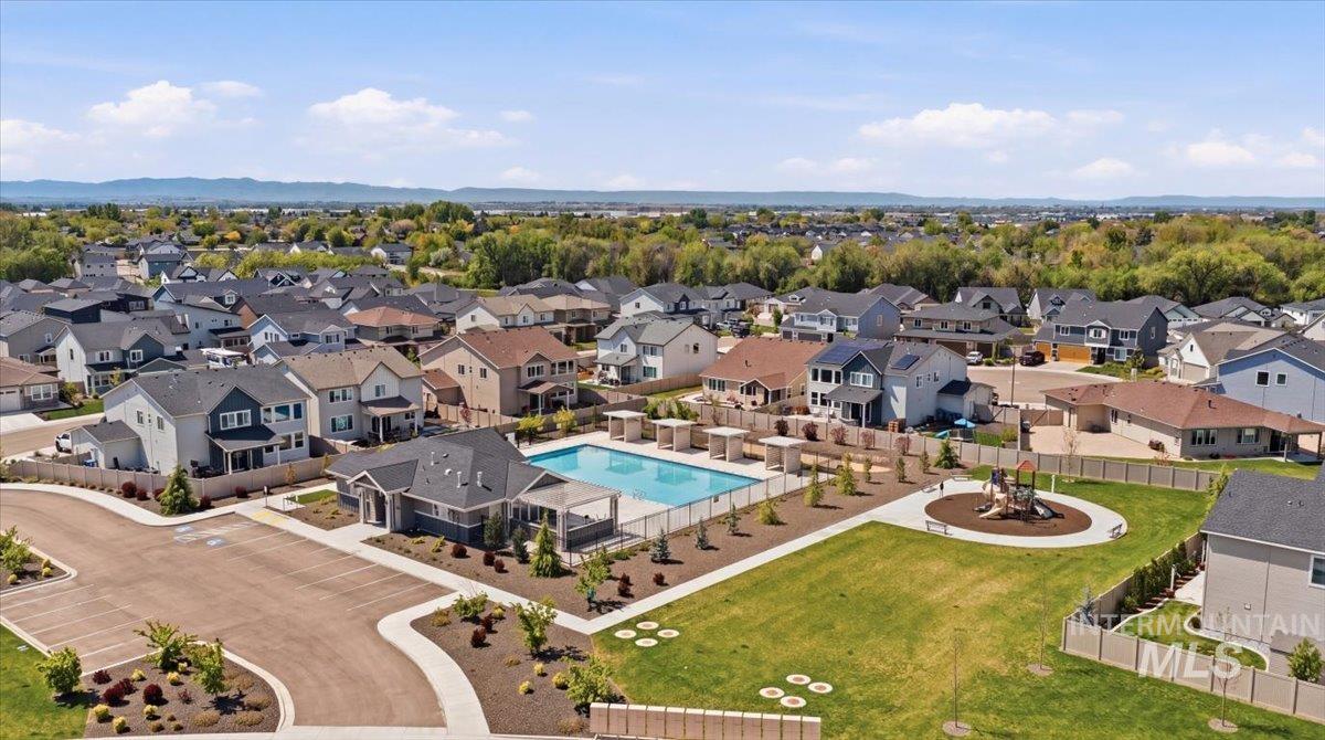 11217 Aspen Hill Dr, Caldwell, Idaho 83605, 4 Bedrooms, 3 Bathrooms, Residential For Sale, Price $450,000,MLS 98984775