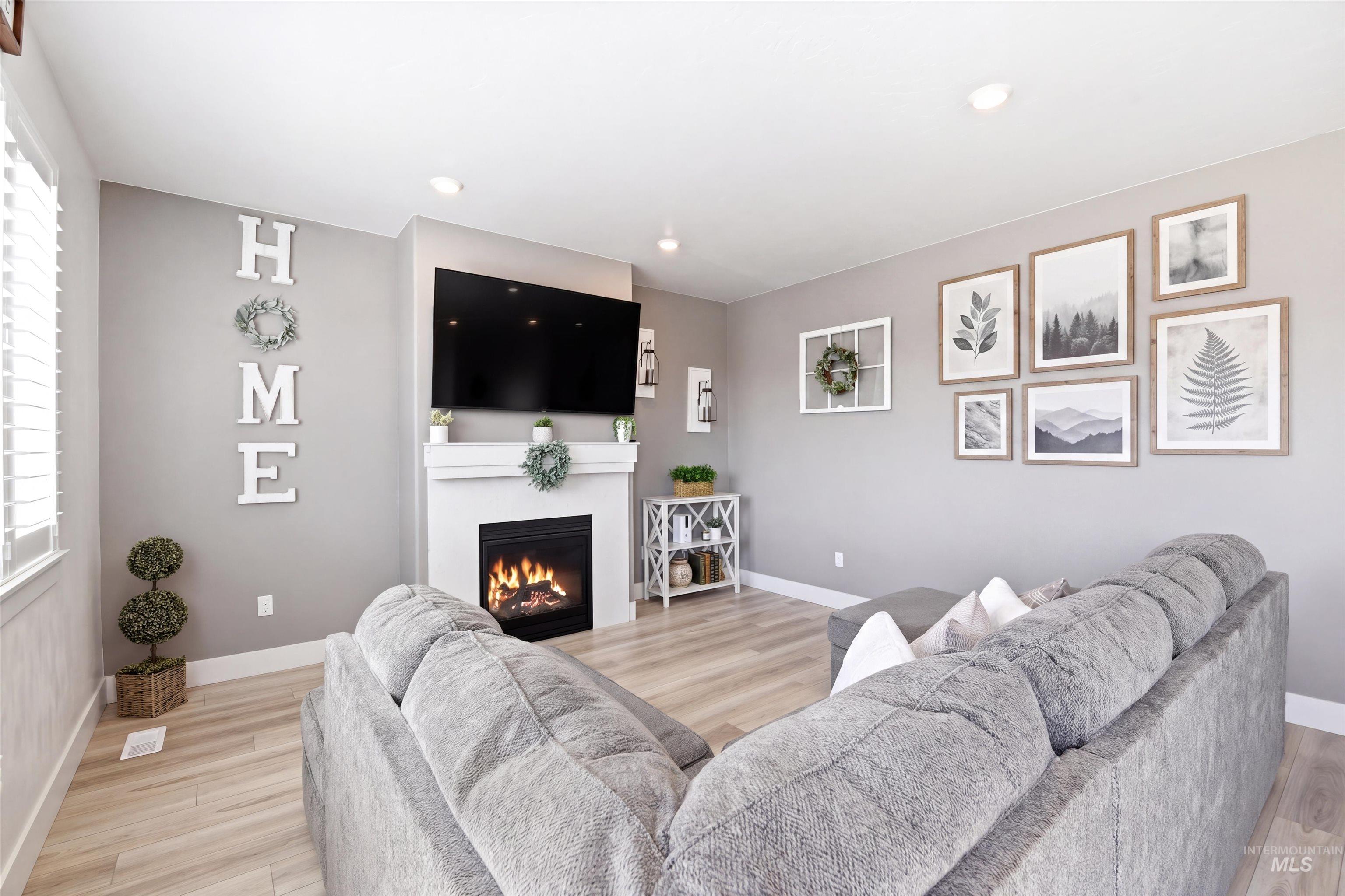 11217 Aspen Hill Dr, Caldwell, Idaho 83605, 4 Bedrooms, 3 Bathrooms, Residential For Sale, Price $450,000,MLS 98984775