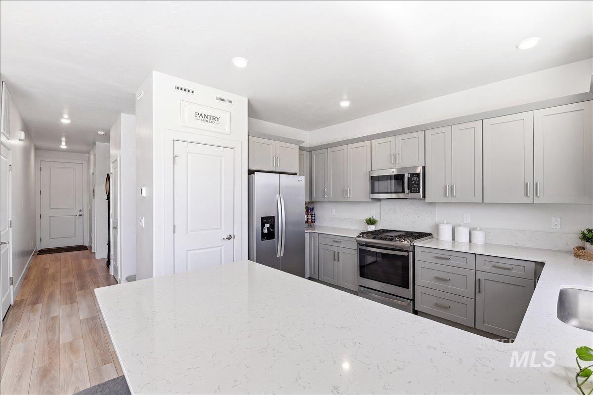 11217 Aspen Hill Dr, Caldwell, Idaho 83605, 4 Bedrooms, 3 Bathrooms, Residential For Sale, Price $450,000,MLS 98984775