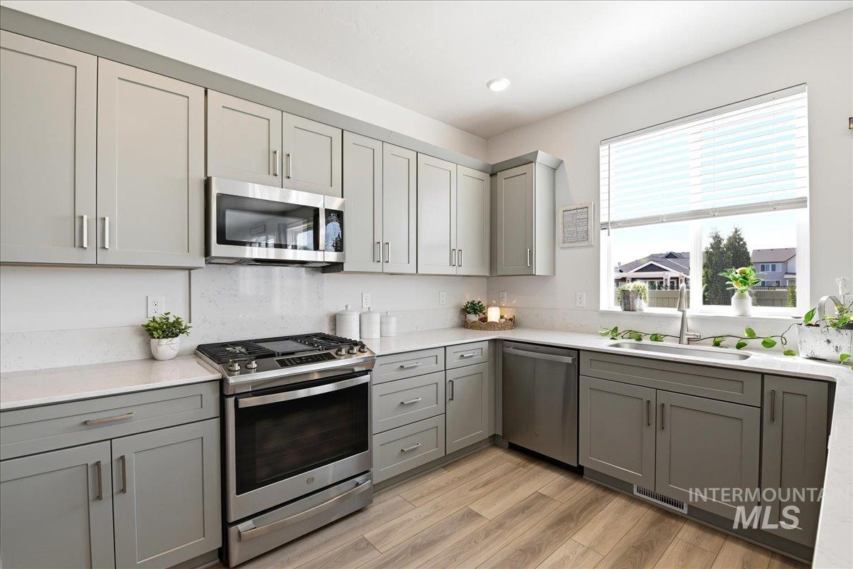 11217 Aspen Hill Dr, Caldwell, Idaho 83605, 4 Bedrooms, 3 Bathrooms, Residential For Sale, Price $450,000,MLS 98984775