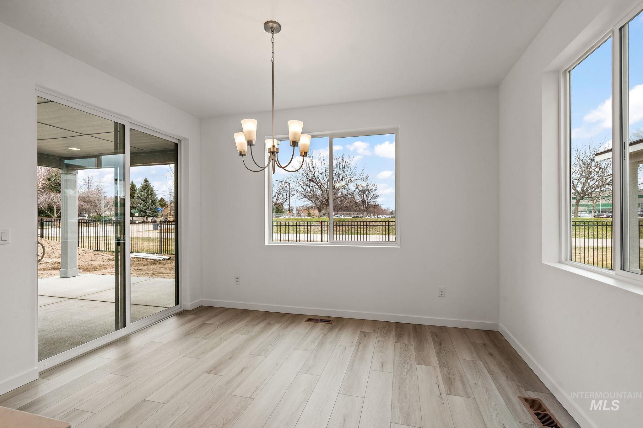 10561 W Trailheights St, Star, Idaho 83669, 3 Bedrooms, 2.5 Bathrooms, Residential For Sale, Price $609,990,MLS 98984777