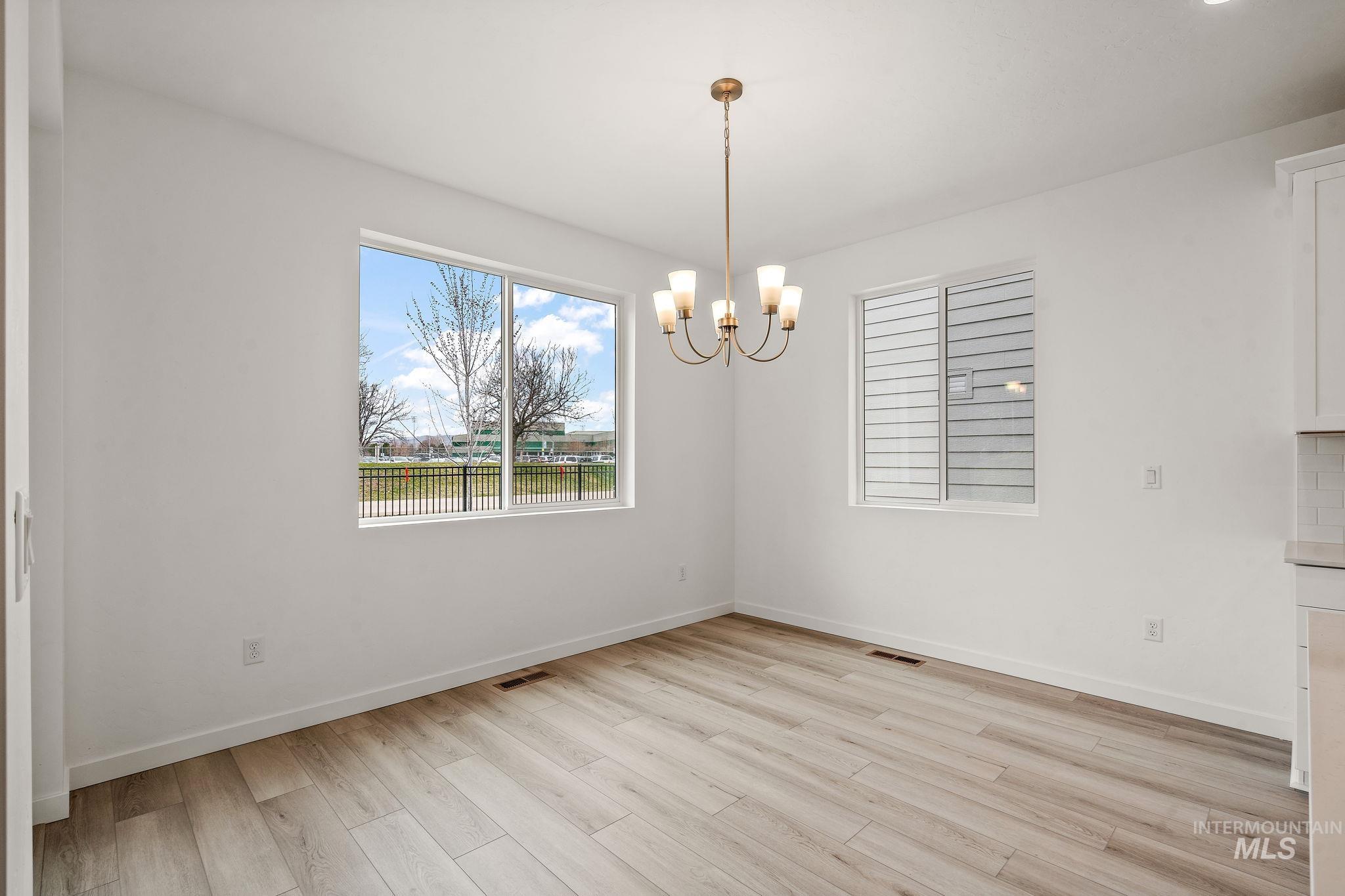 10561 W Trailheights St, Star, Idaho 83669, 3 Bedrooms, 2.5 Bathrooms, Residential For Sale, Price $609,990,MLS 98984777