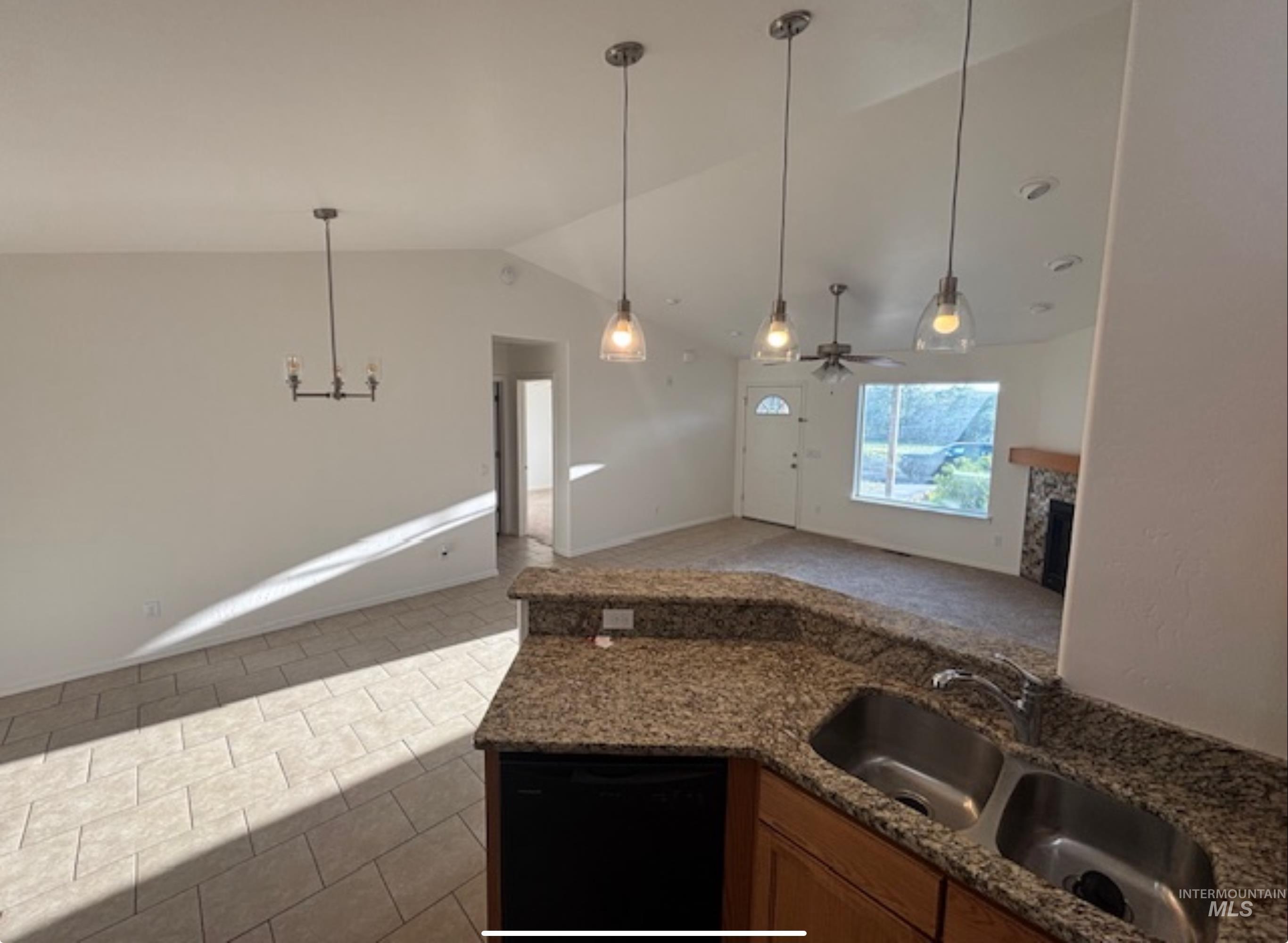 200 River Rock Place, Hagerman, Idaho 83332, 3 Bedrooms, 2 Bathrooms, Residential For Sale, Price $360,000,MLS 98984778