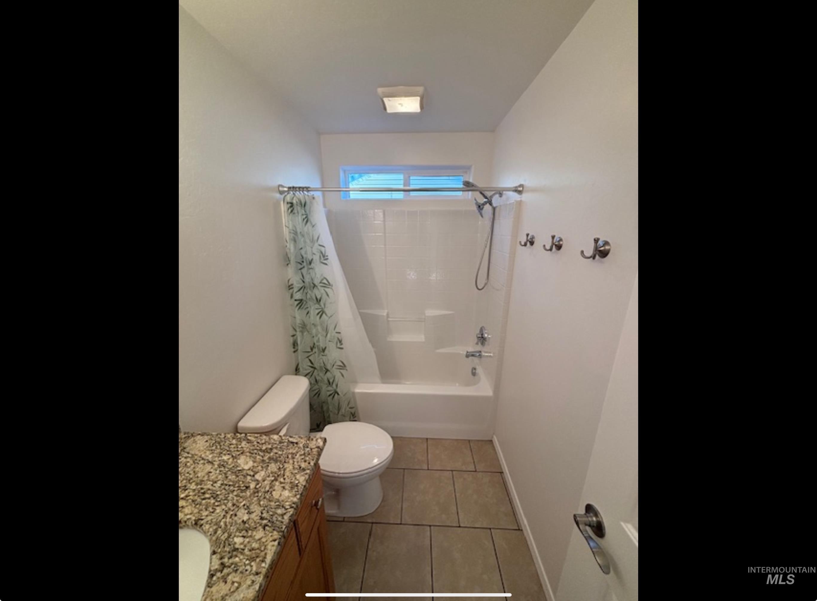 200 River Rock Place, Hagerman, Idaho 83332, 3 Bedrooms, 2 Bathrooms, Residential For Sale, Price $360,000,MLS 98984778