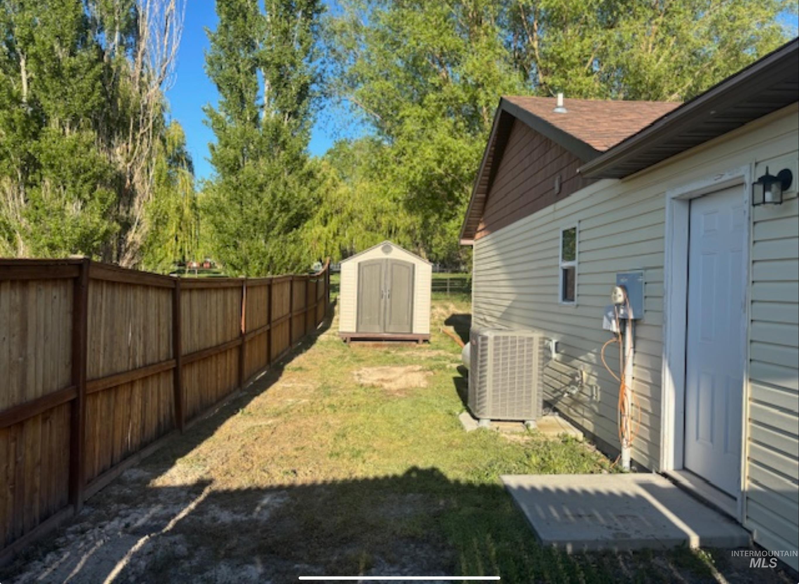 200 River Rock Place, Hagerman, Idaho 83332, 3 Bedrooms, 2 Bathrooms, Residential For Sale, Price $360,000,MLS 98984778