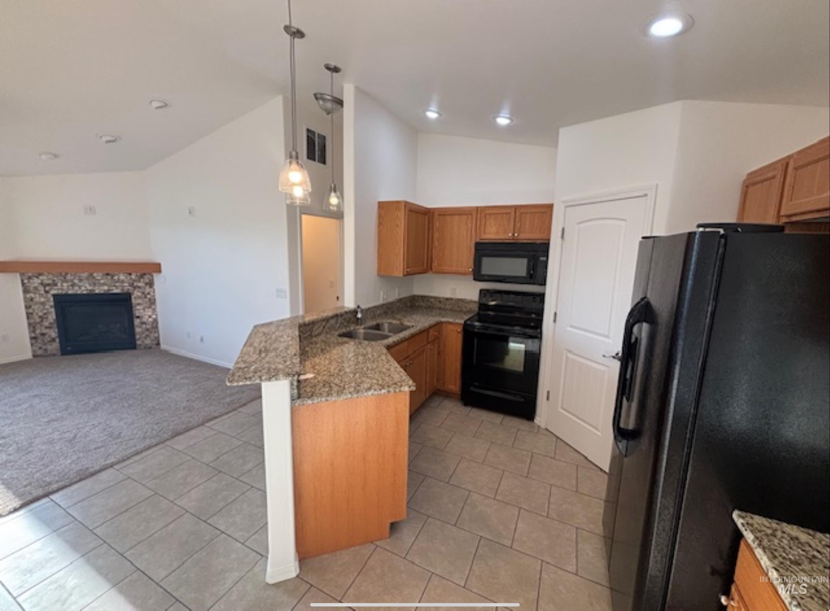 200 River Rock Place, Hagerman, Idaho 83332, 3 Bedrooms, 2 Bathrooms, Residential For Sale, Price $360,000,MLS 98984778
