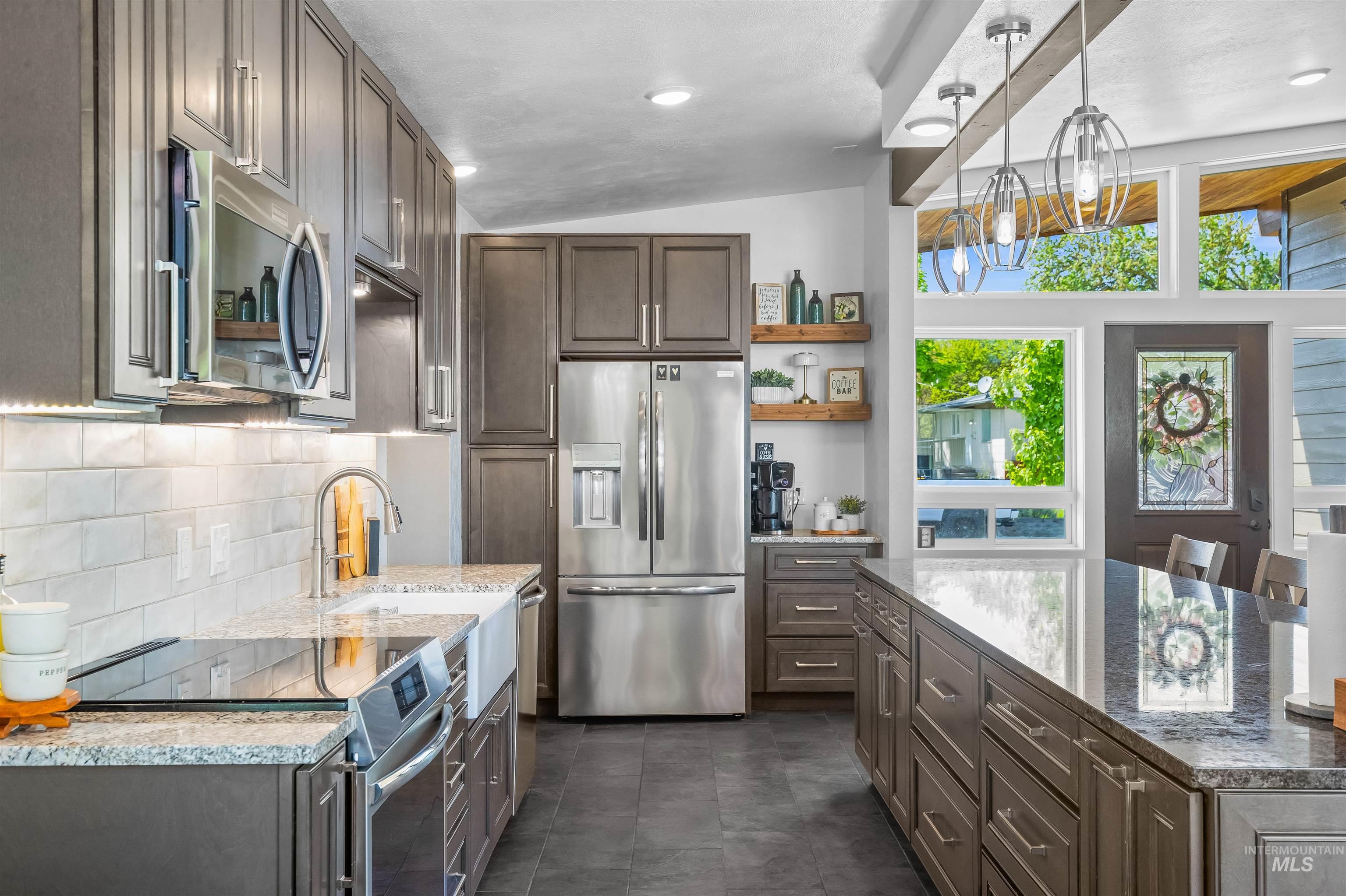 1221 9th Street, Clarkston, Washington 99403, 3 Bedrooms, 2 Bathrooms, Residential For Sale, Price $529,000, 98984782