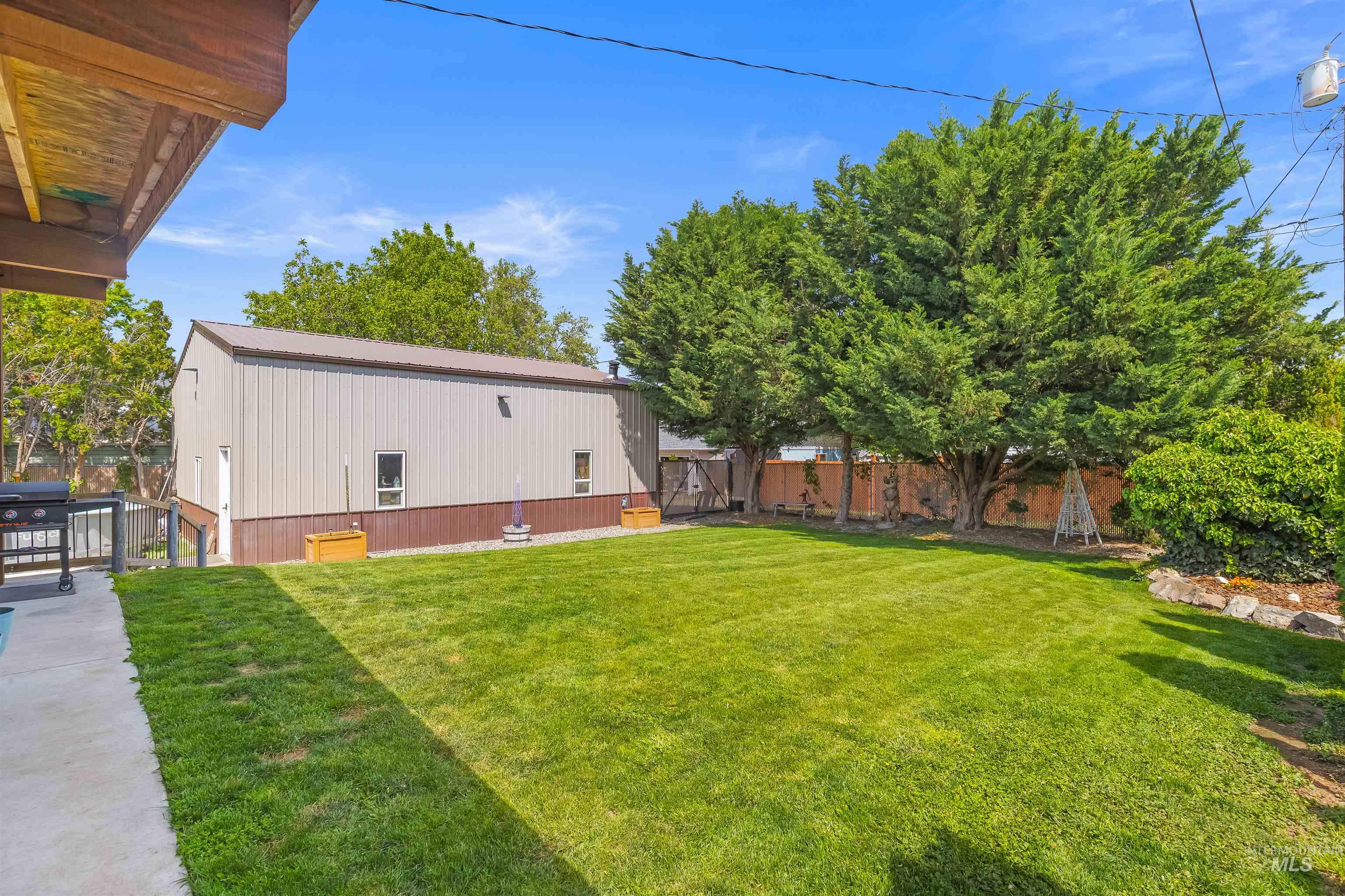 1221 9th Street, Clarkston, Washington 99403, 3 Bedrooms, 2 Bathrooms, Residential For Sale, Price $514,900,MLS 98984782