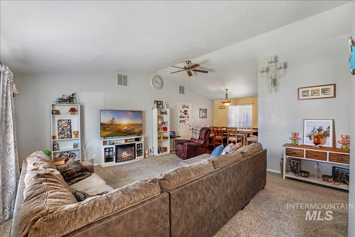 206 Diamond Drive, Kimberly, Idaho 83341, 3 Bedrooms, 2 Bathrooms, Residential For Sale, Price $349,900, 98984783