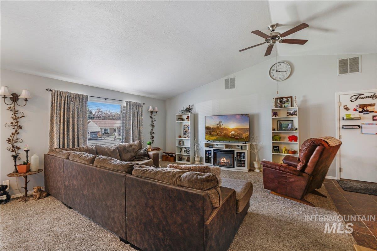 206 Diamond Drive, Kimberly, Idaho 83341, 3 Bedrooms, 2 Bathrooms, Residential For Sale, Price $349,900, 98984783