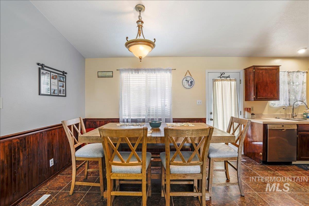206 Diamond Drive, Kimberly, Idaho 83341, 3 Bedrooms, 2 Bathrooms, Residential For Sale, Price $349,900, 98984783