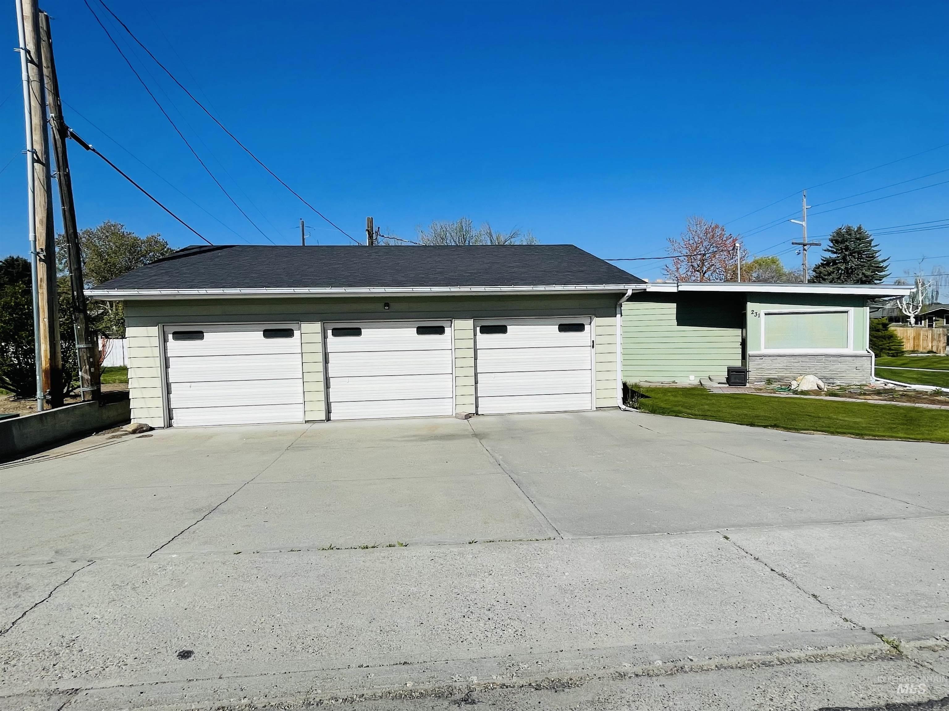 231 S Verde Dr., Ontario, Oregon 97914, 4 Bedrooms, 2 Bathrooms, Residential For Sale, Price $425,000, 98984792