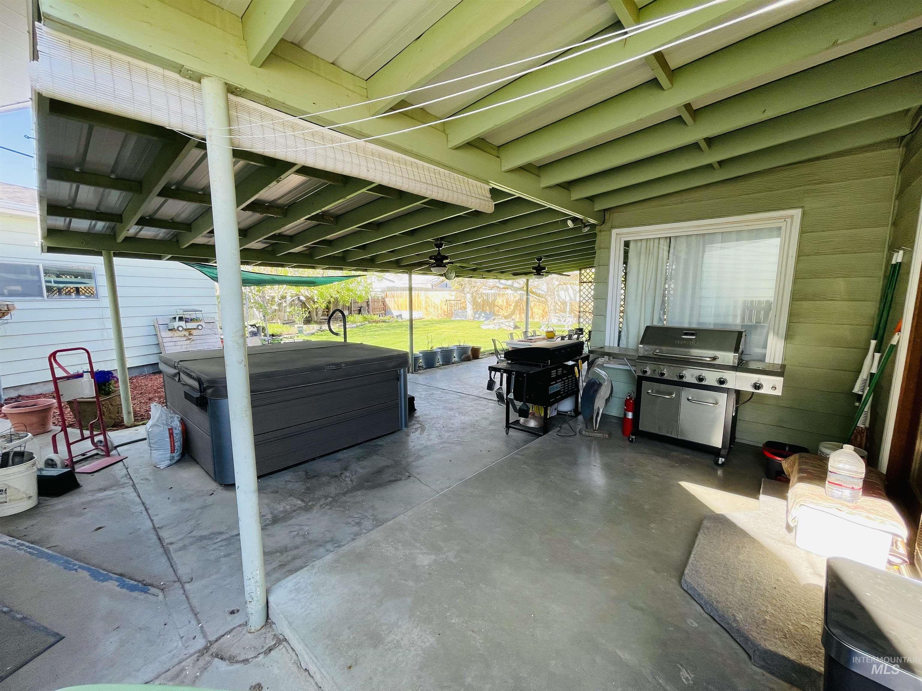 231 S Verde Dr., Ontario, Oregon 97914, 4 Bedrooms, 2 Bathrooms, Residential For Sale, Price $425,000, 98984792