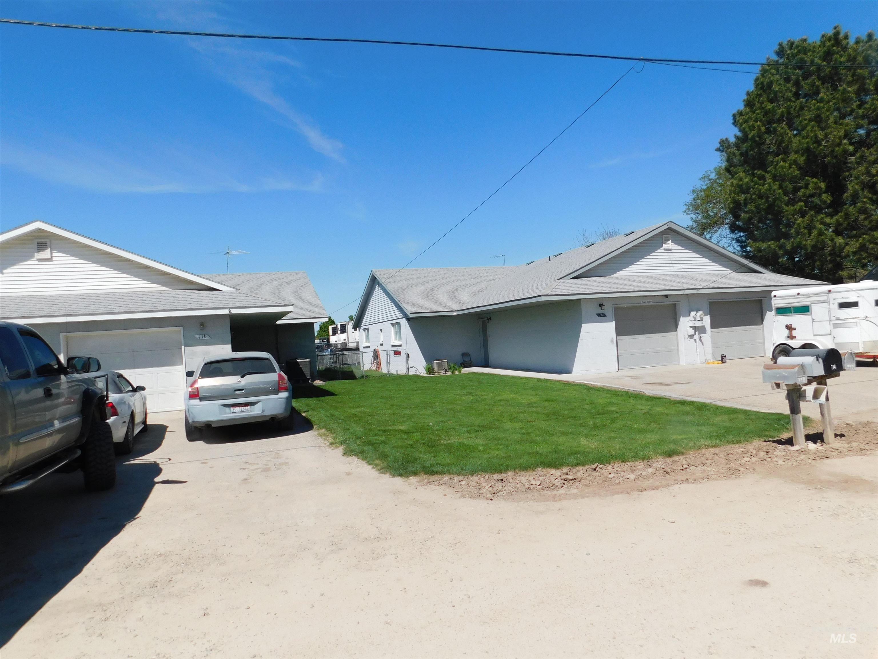 712 - 718 Borchers Lane, Caldwell, Idaho 83605, 2 Bedrooms, 1 Bathroom, Residential Income For Sale, Price $800,000,MLS 98984793