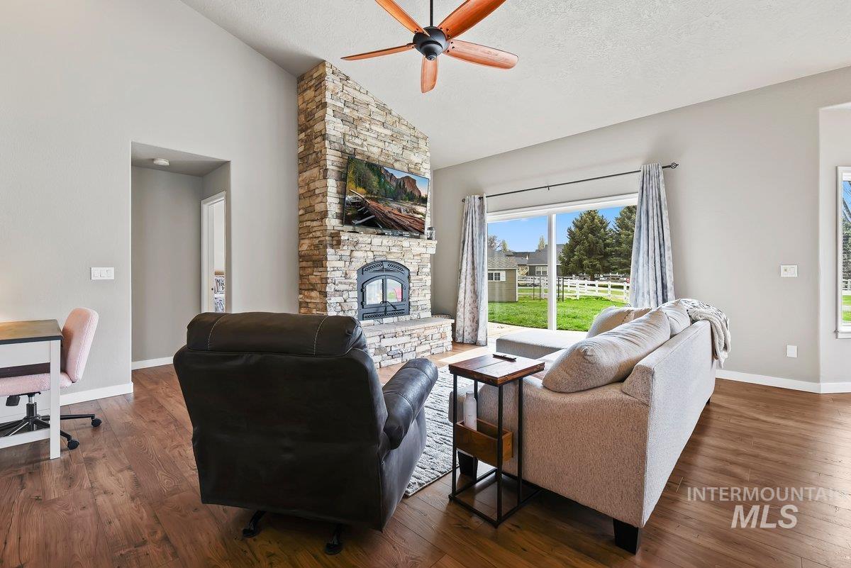 2477 W Conifer St, Eagle, Idaho 83616, 4 Bedrooms, 3 Bathrooms, Residential For Sale, Price $1,279,900, 98984794