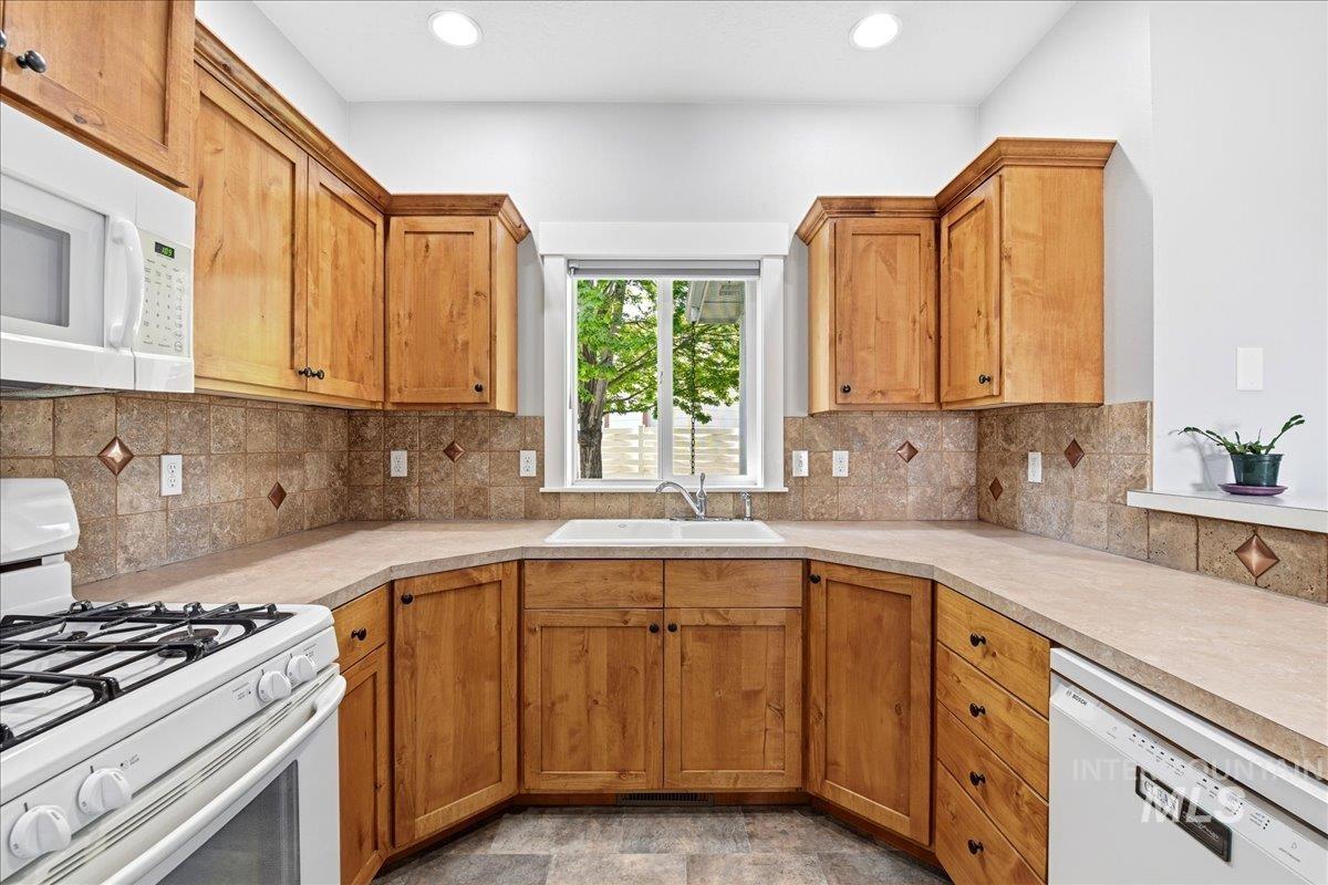 2290 Vista Ave, Payette, Idaho 83661, 3 Bedrooms, 2 Bathrooms, Residential For Sale, Price $339,500, 98984796