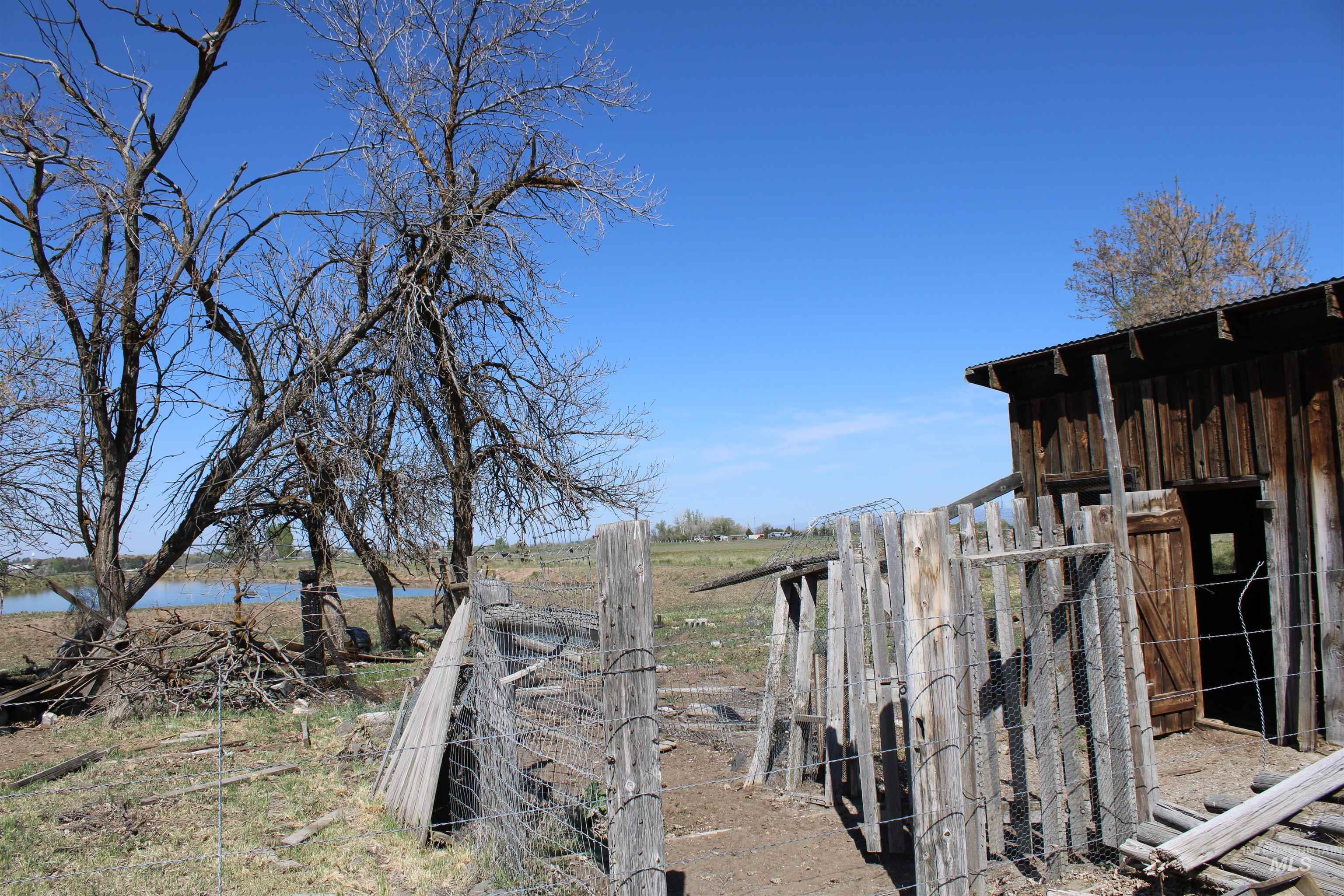 41 North 200 East, Shoshone, Idaho 83352, 3 Bedrooms, 1 Bathroom, Farm & Ranch For Sale, Price $750,000,MLS 98984802