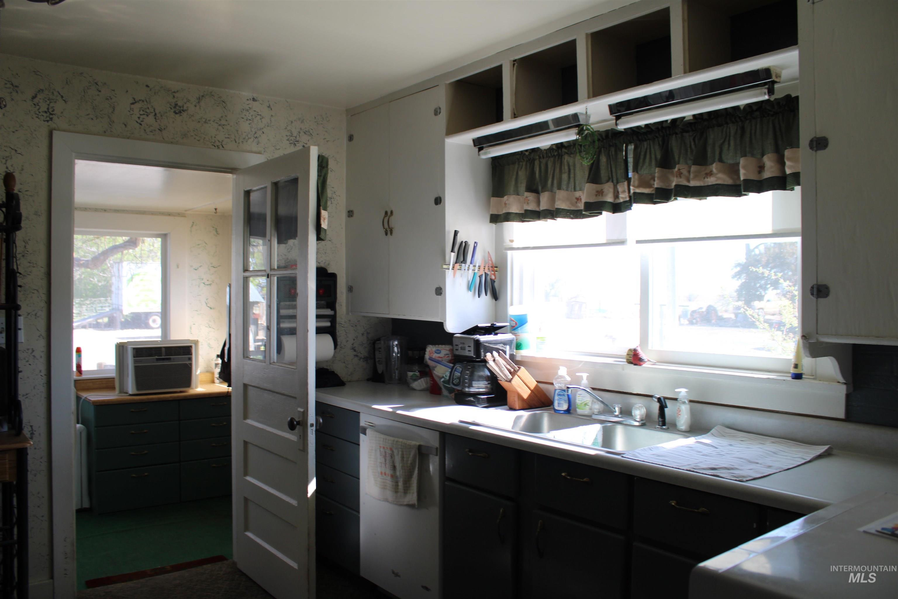 41 North 200 East, Shoshone, Idaho 83352, 3 Bedrooms, 1 Bathroom, Farm & Ranch For Sale, Price $750,000,MLS 98984802