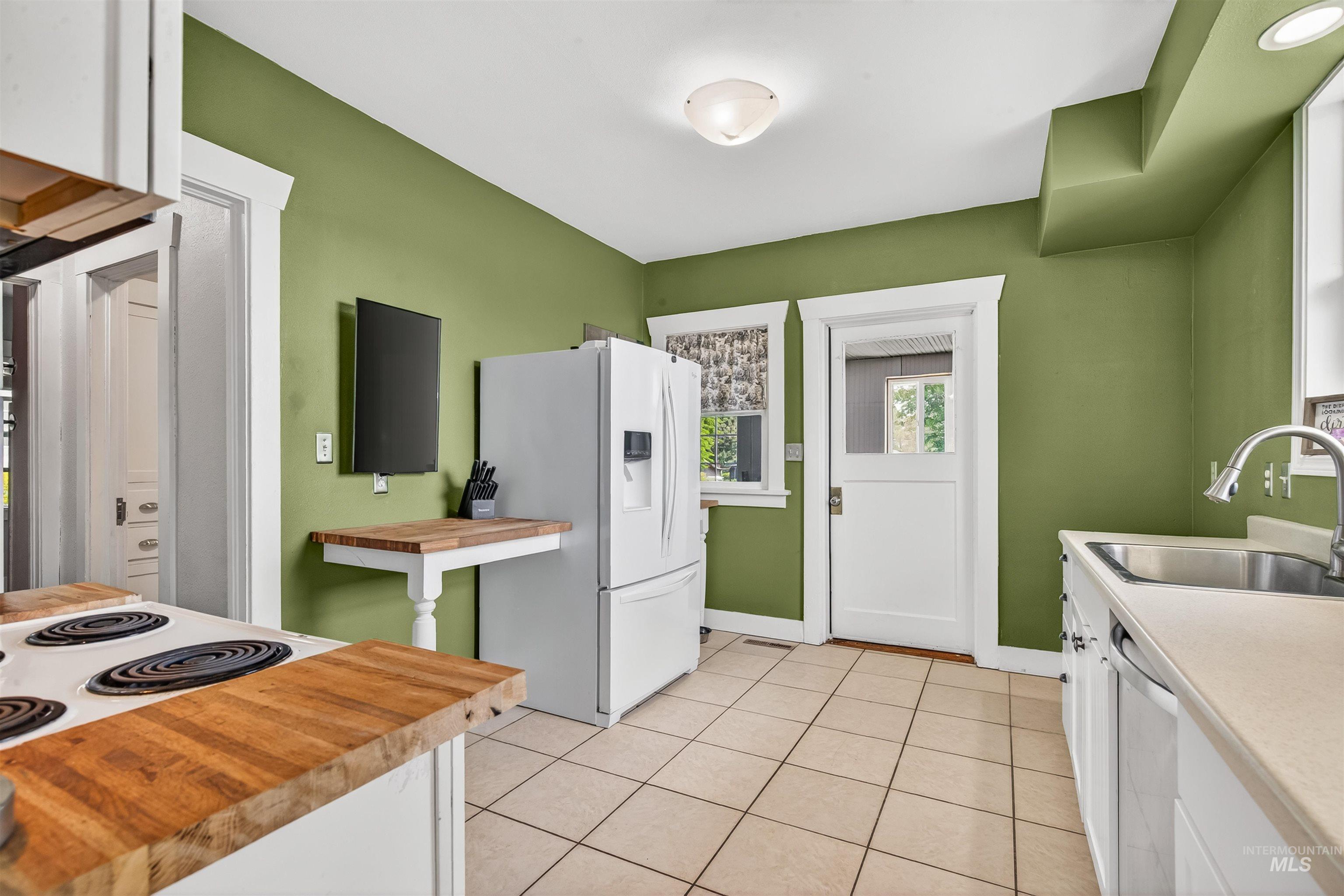 1439 10th Street, Clarkston, Washington 99403, 3 Bedrooms, 2 Bathrooms, Residential For Sale, Price $349,000, 98984805