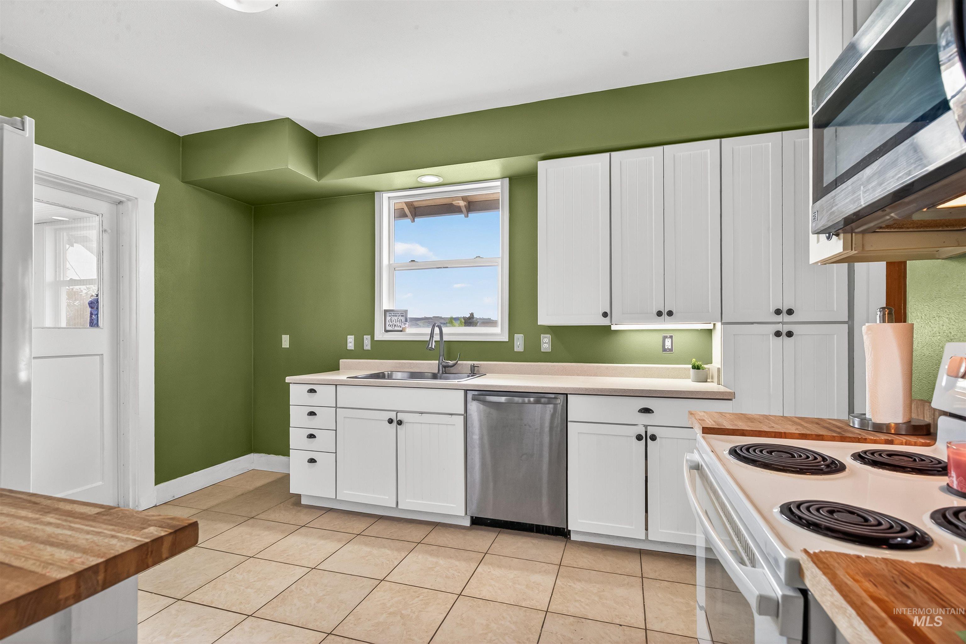 1439 10th Street, Clarkston, Washington 99403, 3 Bedrooms, 2 Bathrooms, Residential For Sale, Price $349,000, 98984805