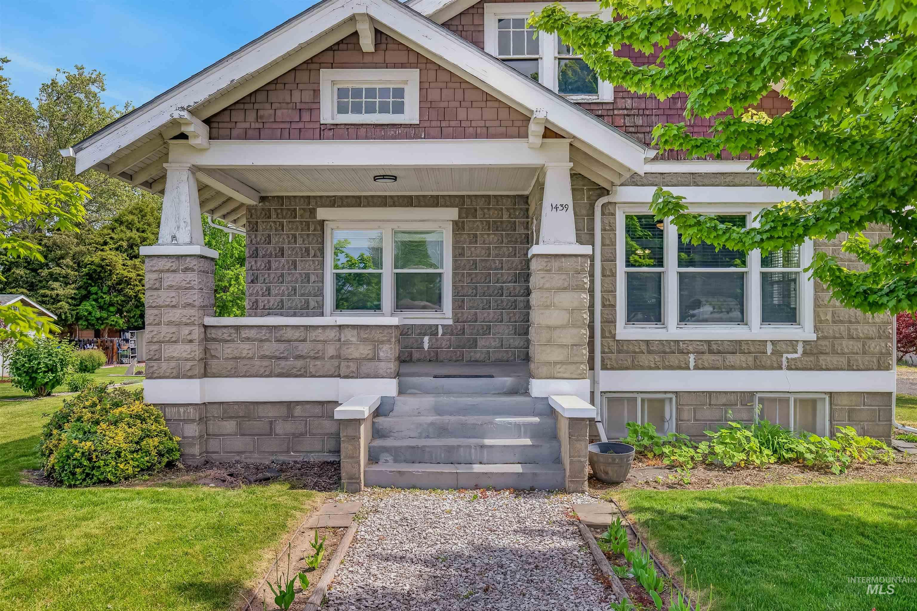1439 10th Street, Clarkston, Washington 99403, 3 Bedrooms, 2 Bathrooms, Residential For Sale, Price $349,000, 98984805
