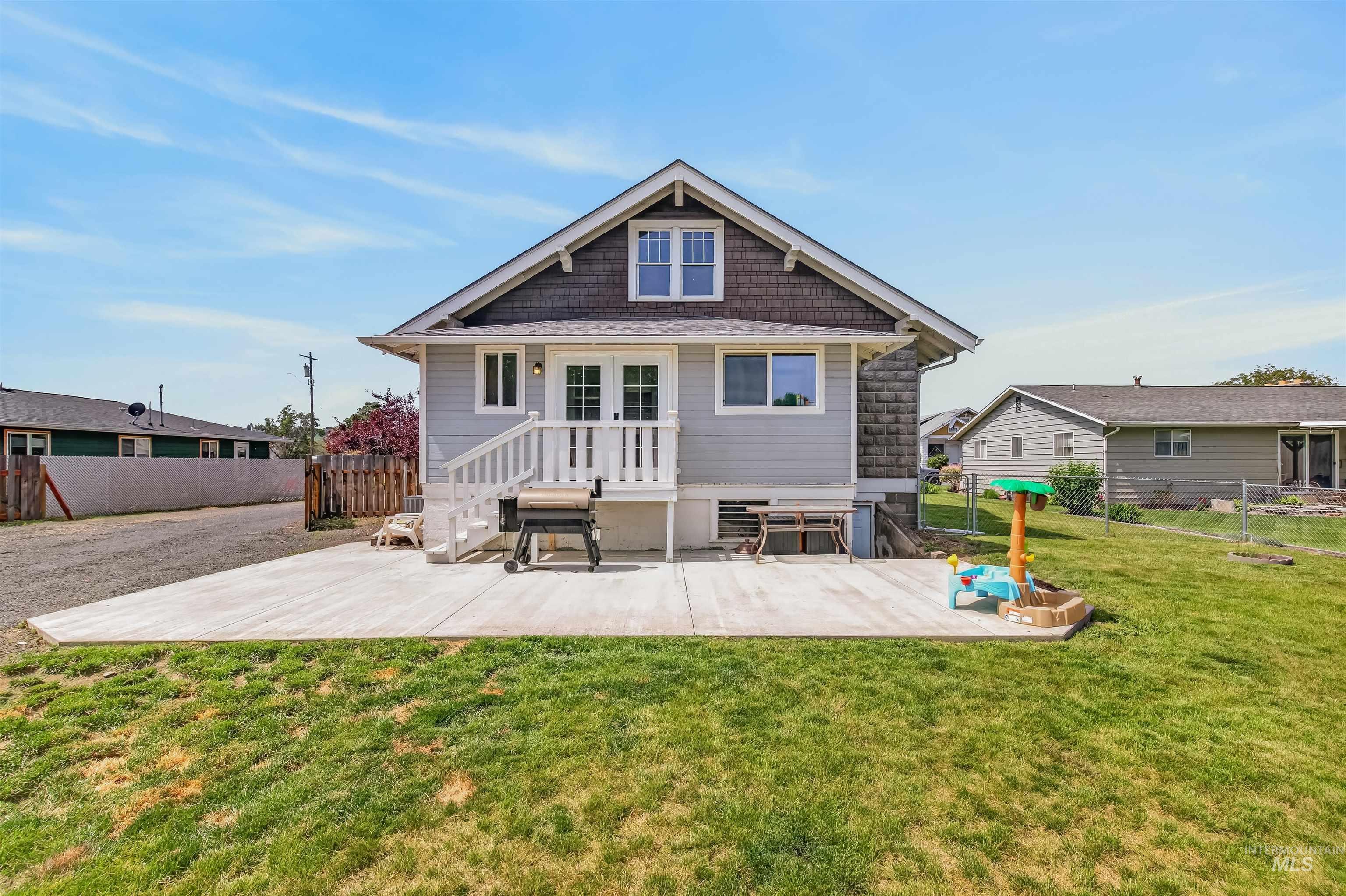 1439 10th Street, Clarkston, Washington 99403, 3 Bedrooms, 2 Bathrooms, Residential For Sale, Price $349,000, 98984805