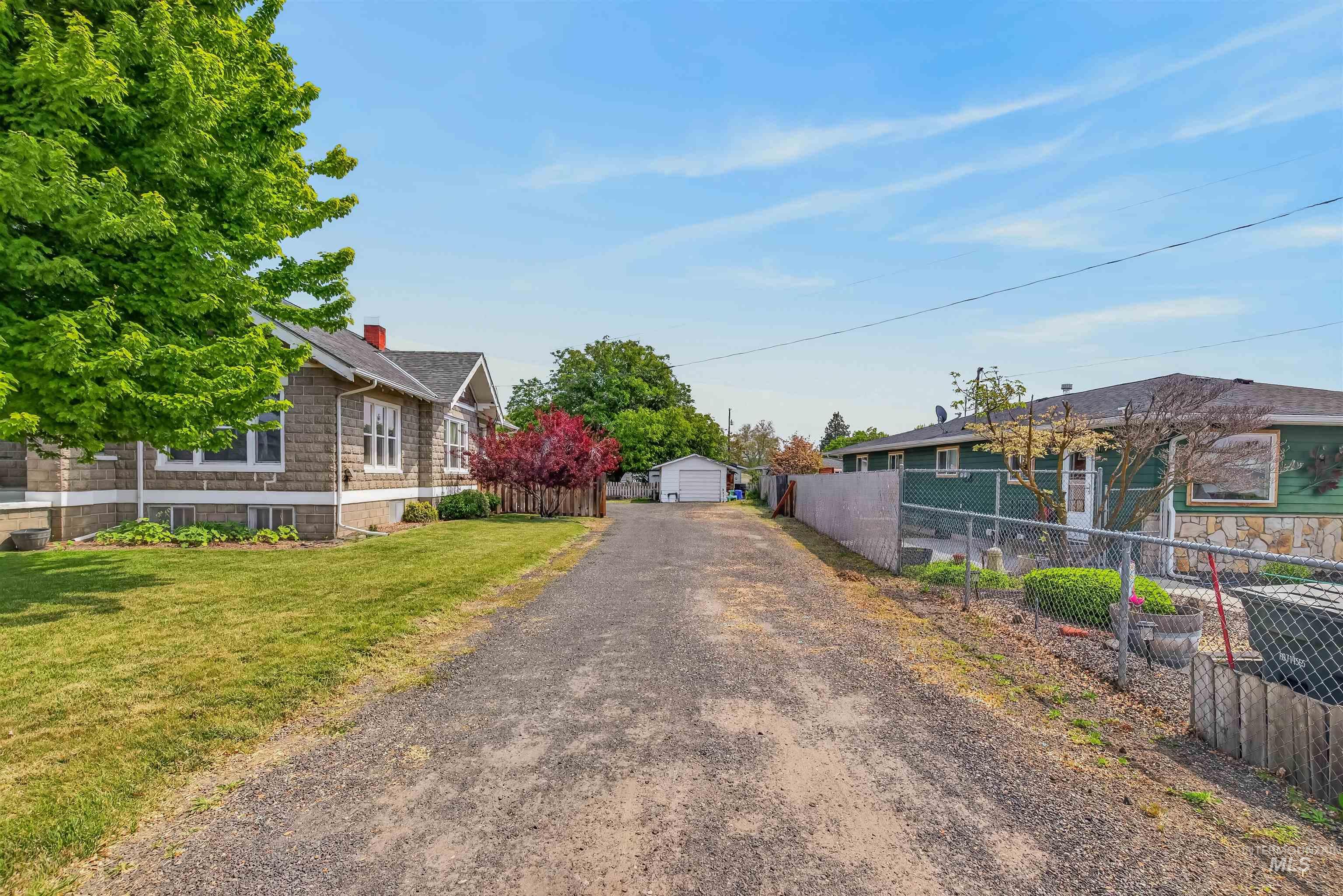 1439 10th Street, Clarkston, Washington 99403, 3 Bedrooms, 2 Bathrooms, Residential For Sale, Price $349,000, 98984805