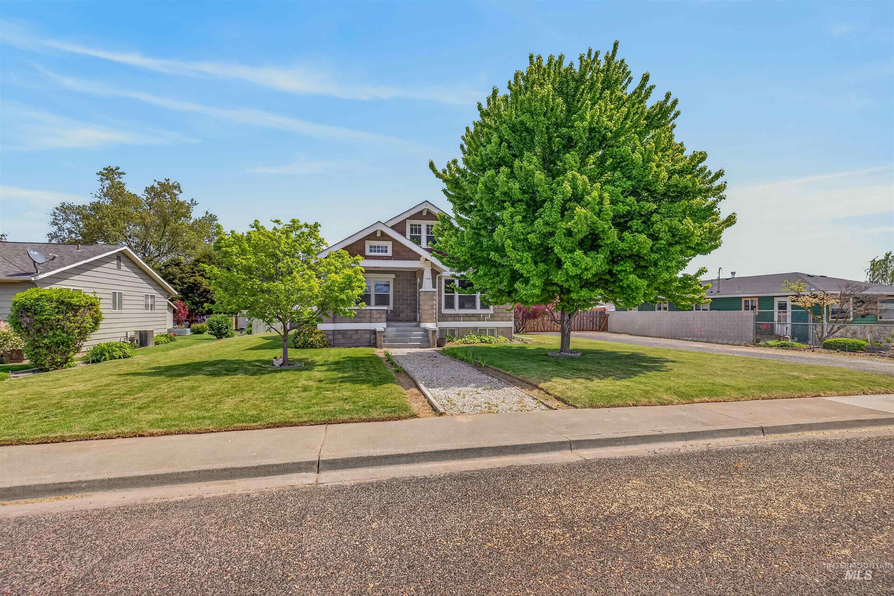 1439 10th Street, Clarkston, Washington 99403, 3 Bedrooms, 2 Bathrooms, Residential For Sale, Price $349,000, 98984805