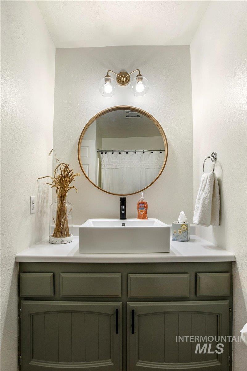 504 Gem Drive, Kimberly, Idaho 83341, 3 Bedrooms, 2 Bathrooms, Residential For Sale, Price $310,000, 98984808