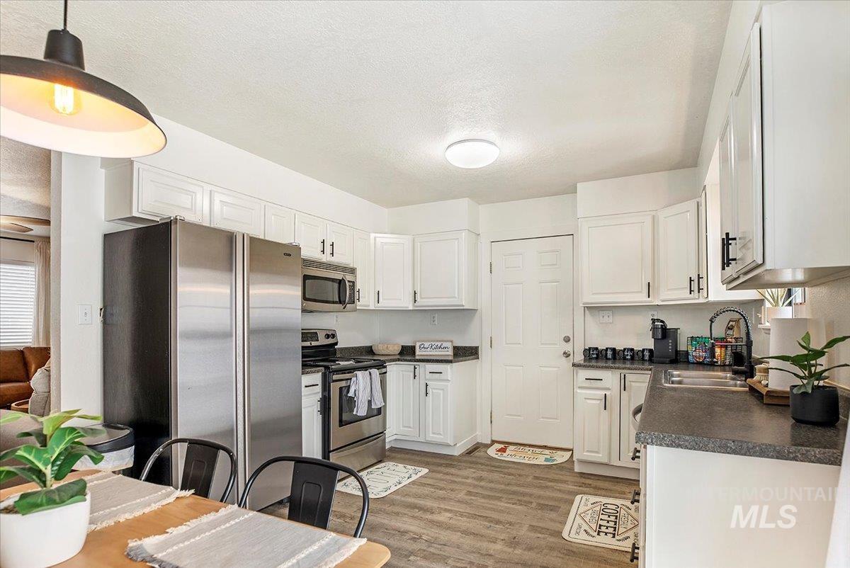 504 Gem Drive, Kimberly, Idaho 83341, 3 Bedrooms, 2 Bathrooms, Residential For Sale, Price $310,000, 98984808