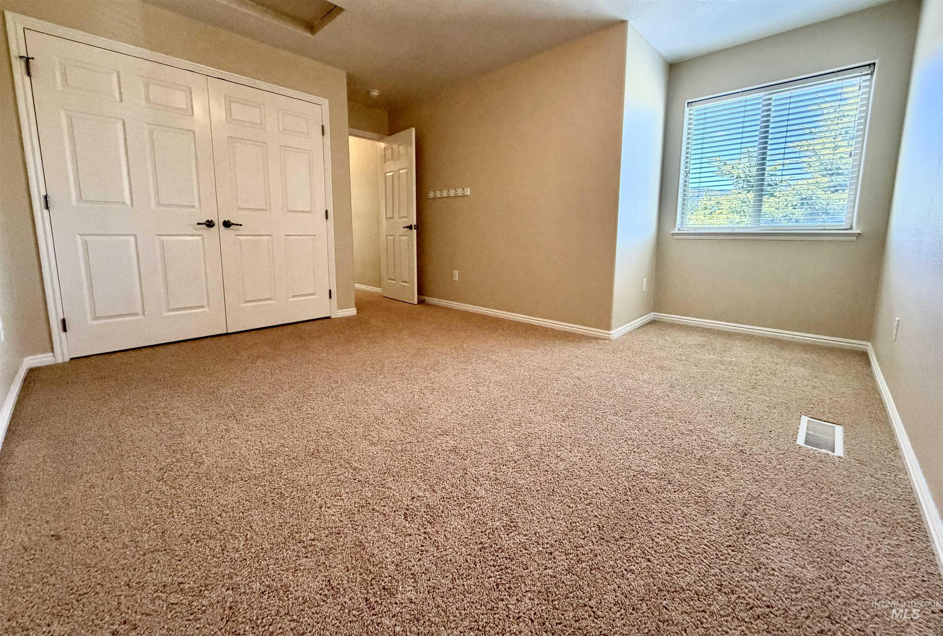 40 Mangum, Donnelly, Idaho 83615, 3 Bedrooms, 2 Bathrooms, Residential For Sale, Price $340,000, 98984810