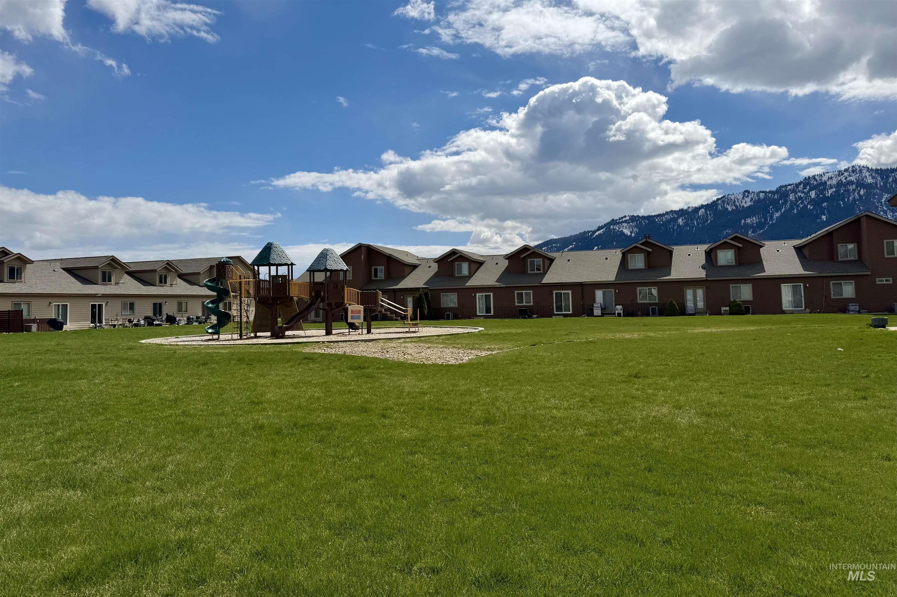 40 Mangum, Donnelly, Idaho 83615, 3 Bedrooms, 2 Bathrooms, Residential For Sale, Price $340,000, 98984810