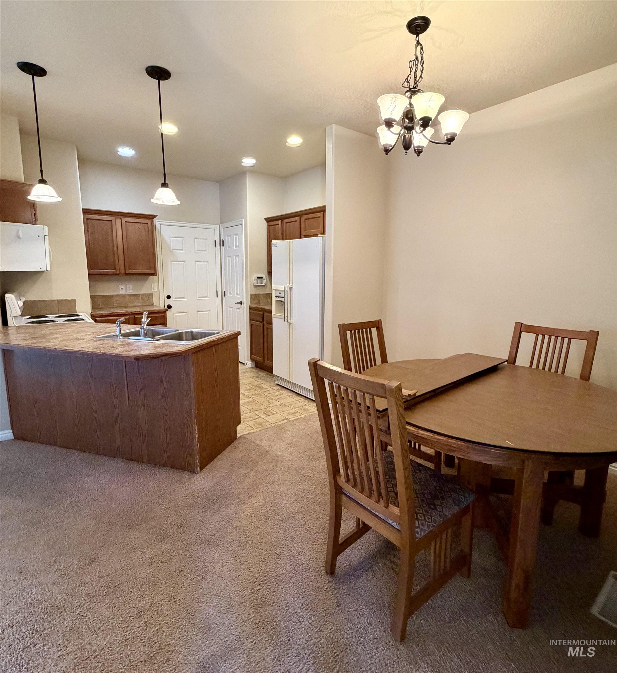 40 Mangum, Donnelly, Idaho 83615, 3 Bedrooms, 2 Bathrooms, Residential For Sale, Price $340,000, 98984810