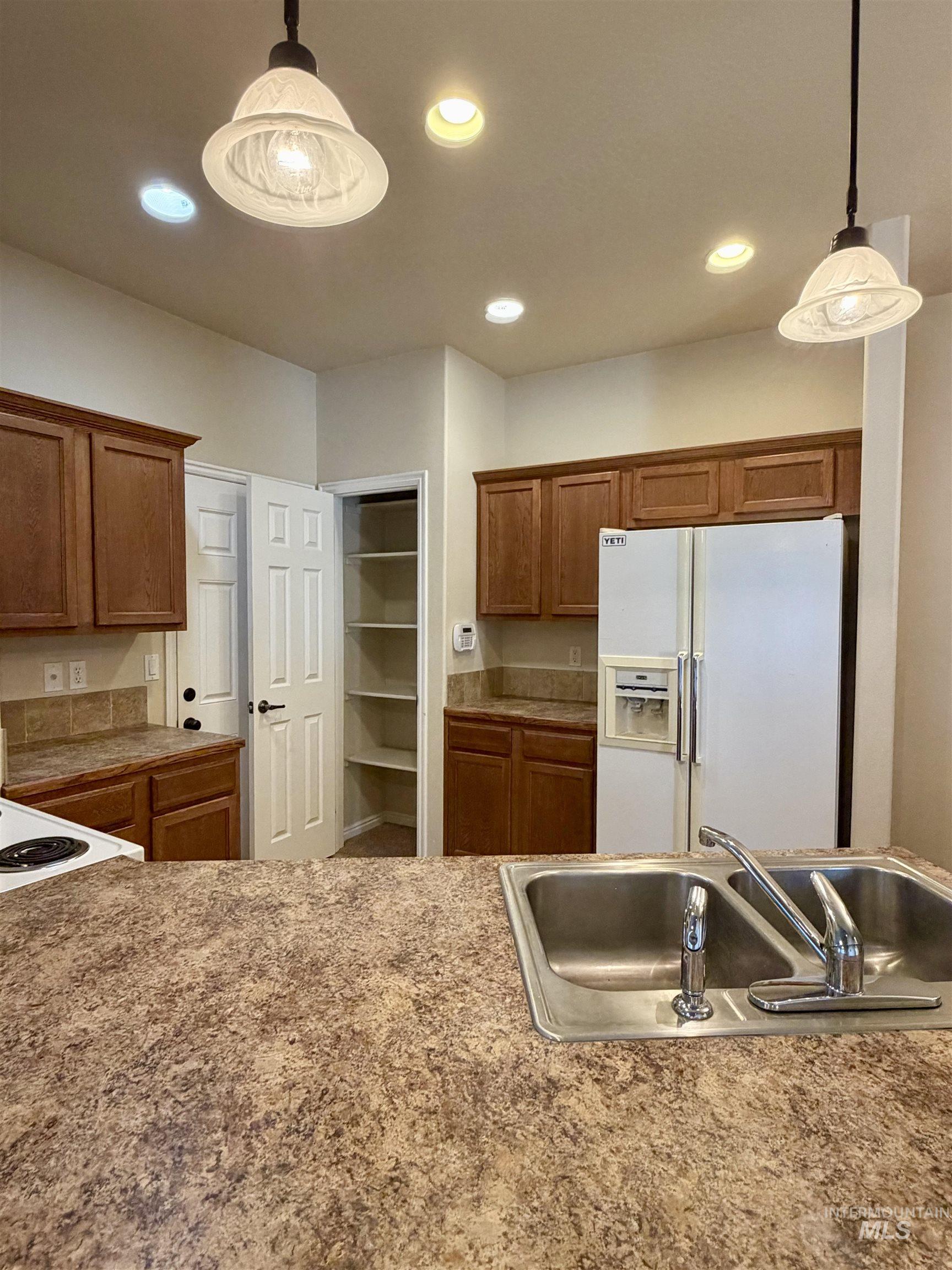40 Mangum, Donnelly, Idaho 83615, 3 Bedrooms, 2 Bathrooms, Residential For Sale, Price $340,000, 98984810