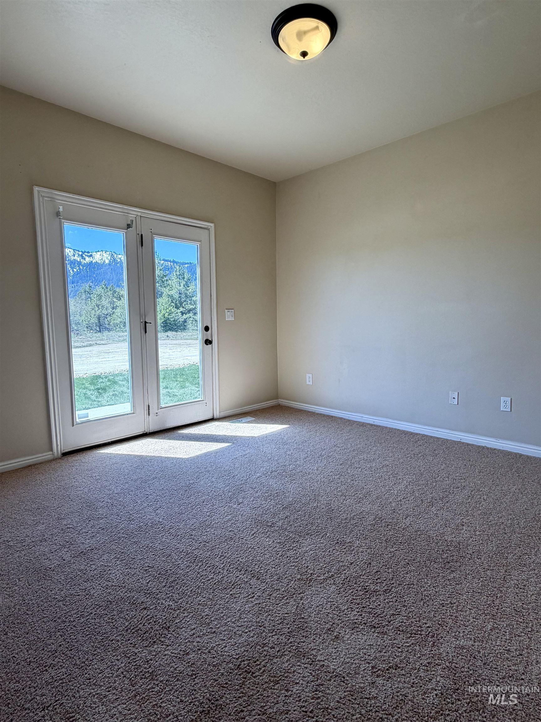 40 Mangum, Donnelly, Idaho 83615, 3 Bedrooms, 2 Bathrooms, Residential For Sale, Price $340,000, 98984810