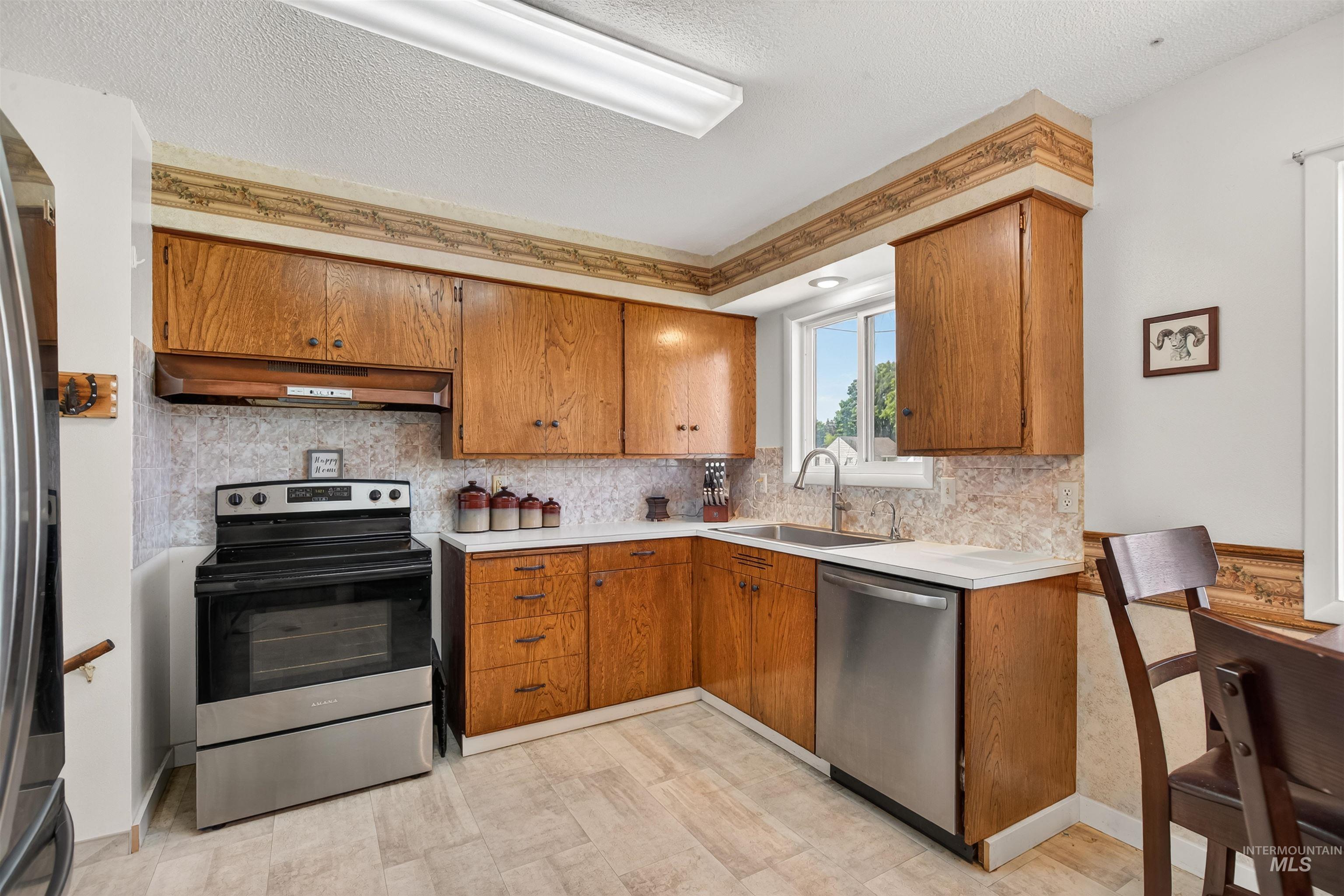 3215 8th St. E, Lewiston, Idaho 83501, 3 Bedrooms, 2 Bathrooms, Residential For Sale, Price $395,000, 98984816