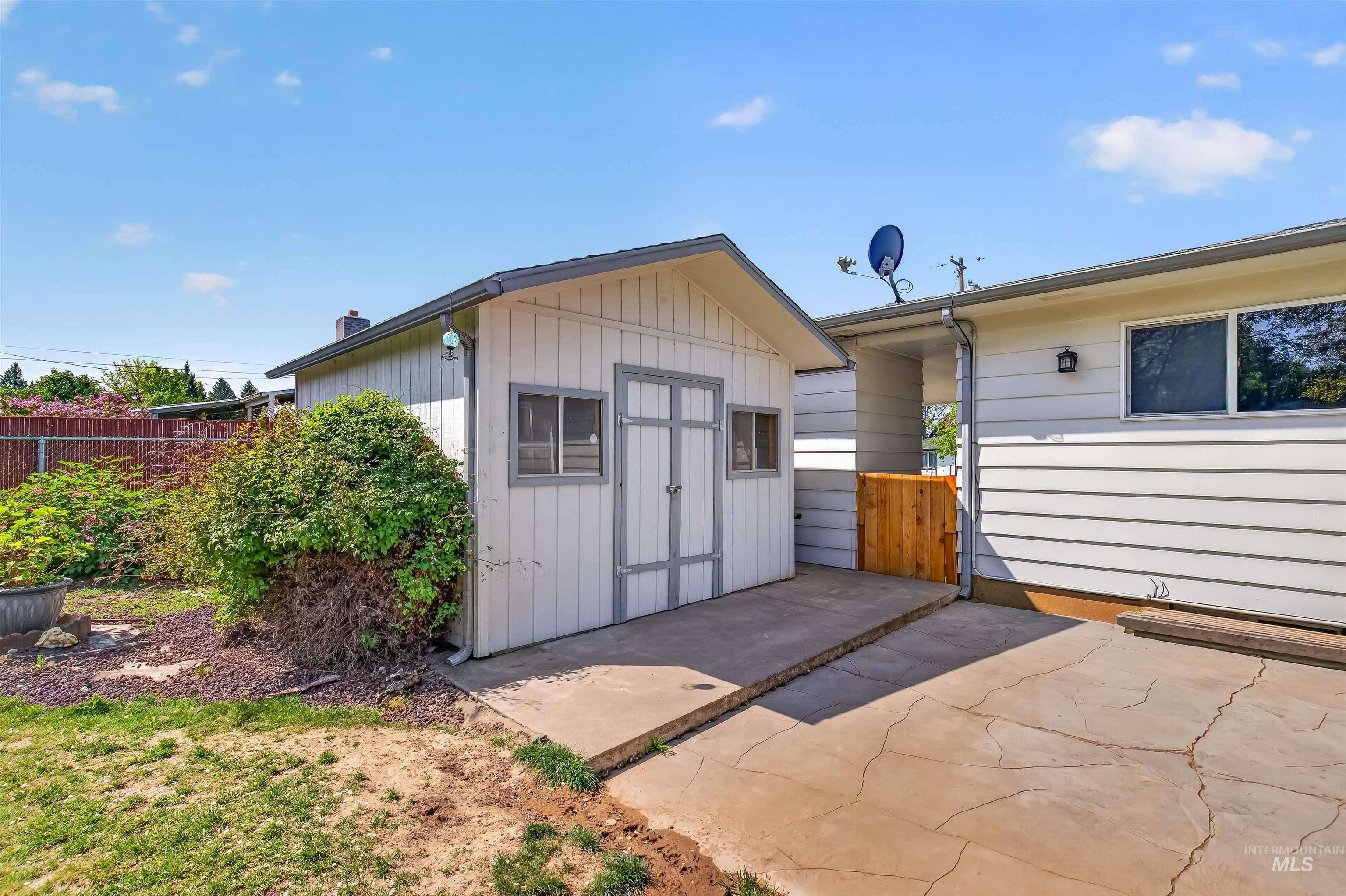 3215 8th St. E, Lewiston, Idaho 83501, 3 Bedrooms, 2 Bathrooms, Residential For Sale, Price $395,000, 98984816
