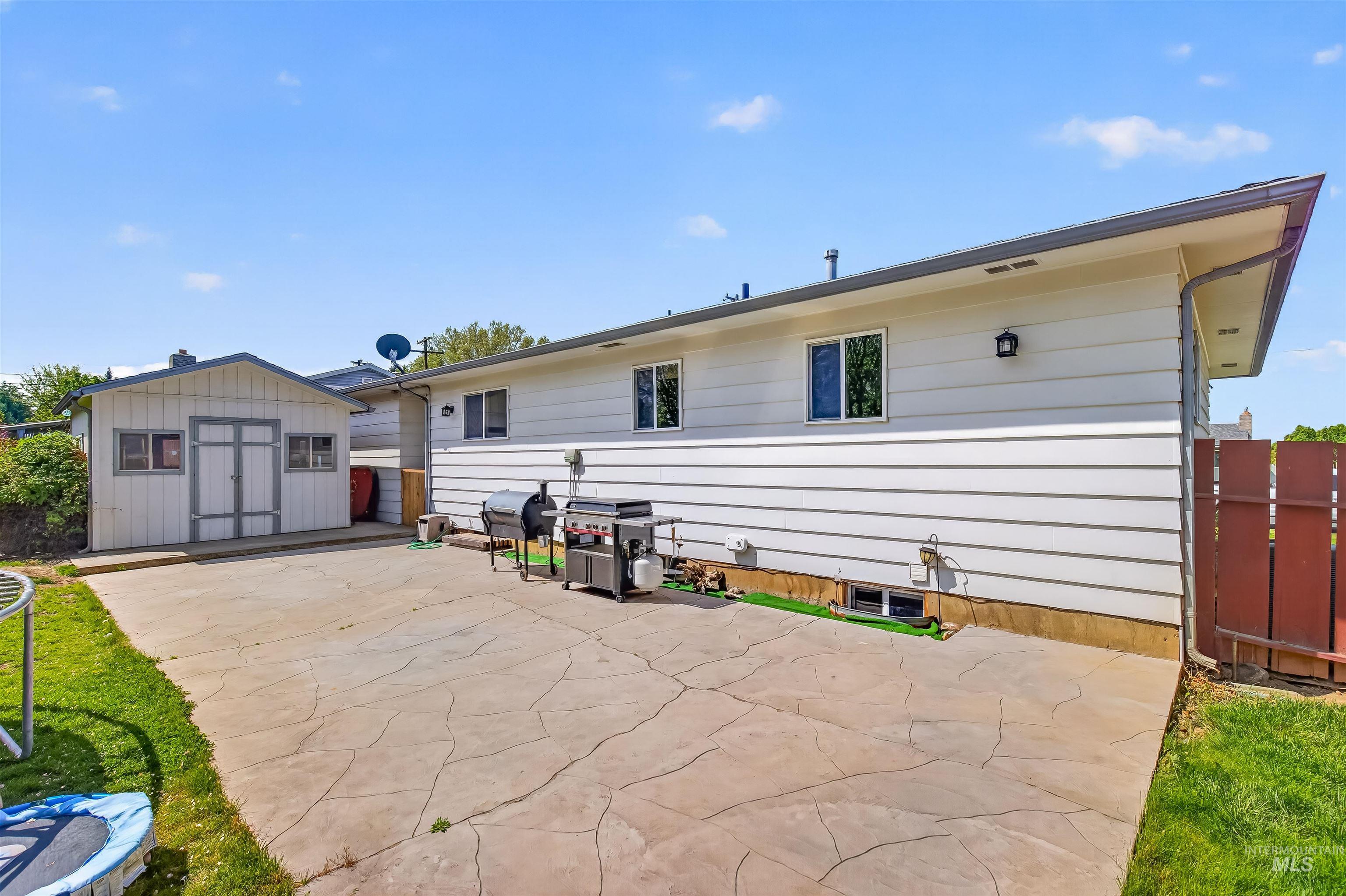 3215 8th St. E, Lewiston, Idaho 83501, 3 Bedrooms, 2 Bathrooms, Residential For Sale, Price $395,000, 98984816
