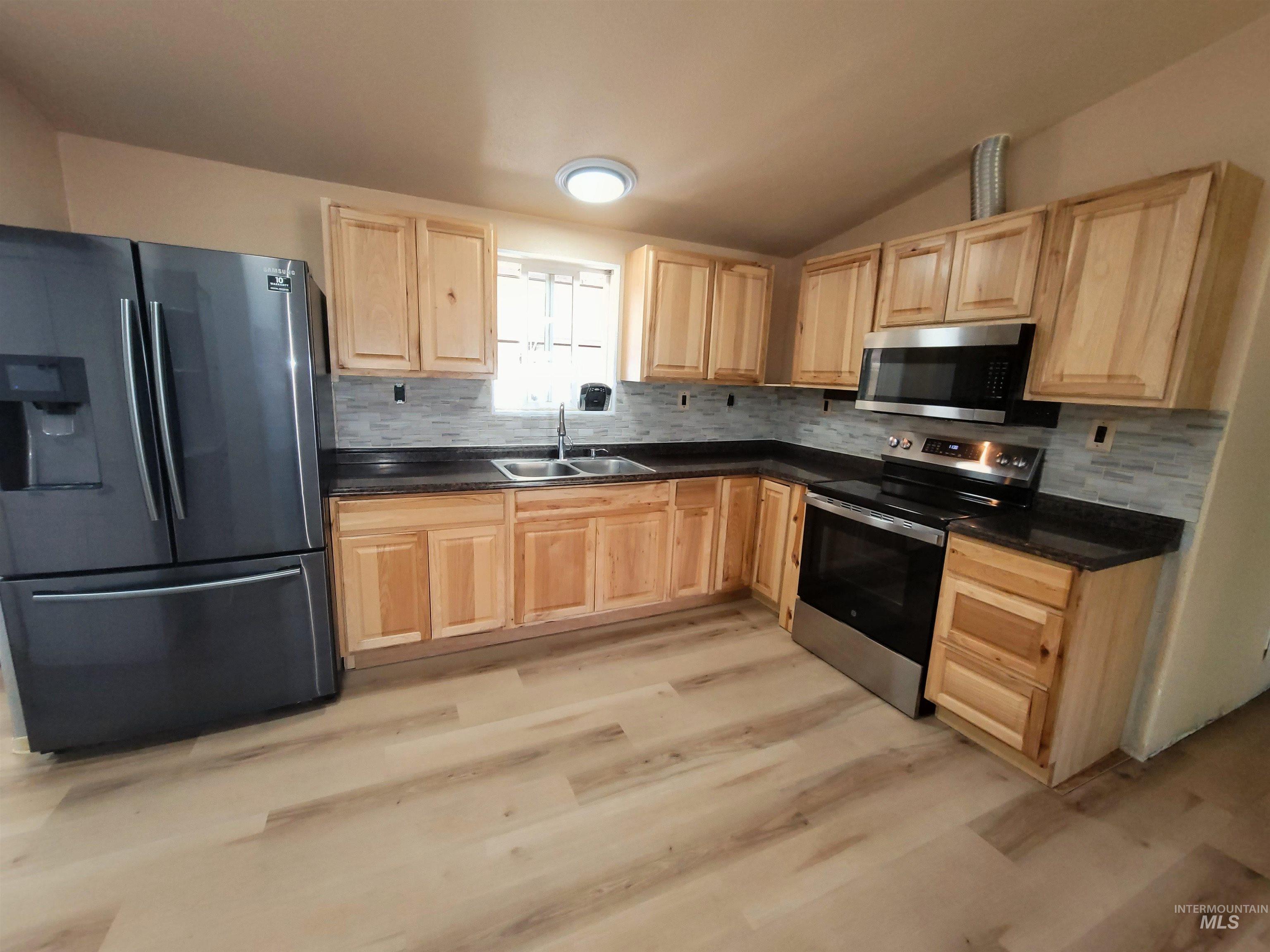 1429 Maple St., Clarkston, Washington 99403, 3 Bedrooms, 2 Bathrooms, Residential For Sale, Price $299,900, 98984818