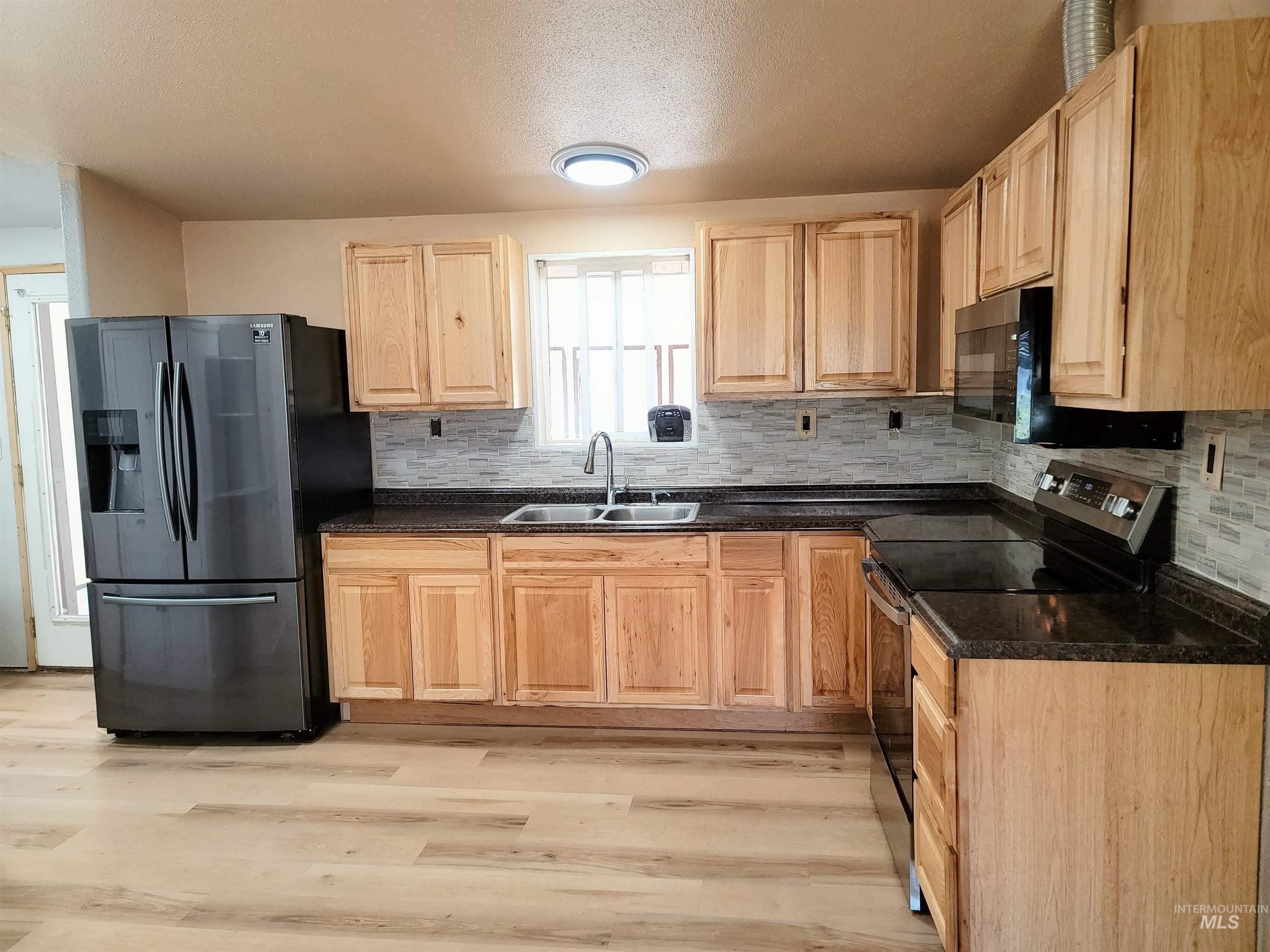 1429 Maple St., Clarkston, Washington 99403, 3 Bedrooms, 2 Bathrooms, Residential For Sale, Price $299,900, 98984818