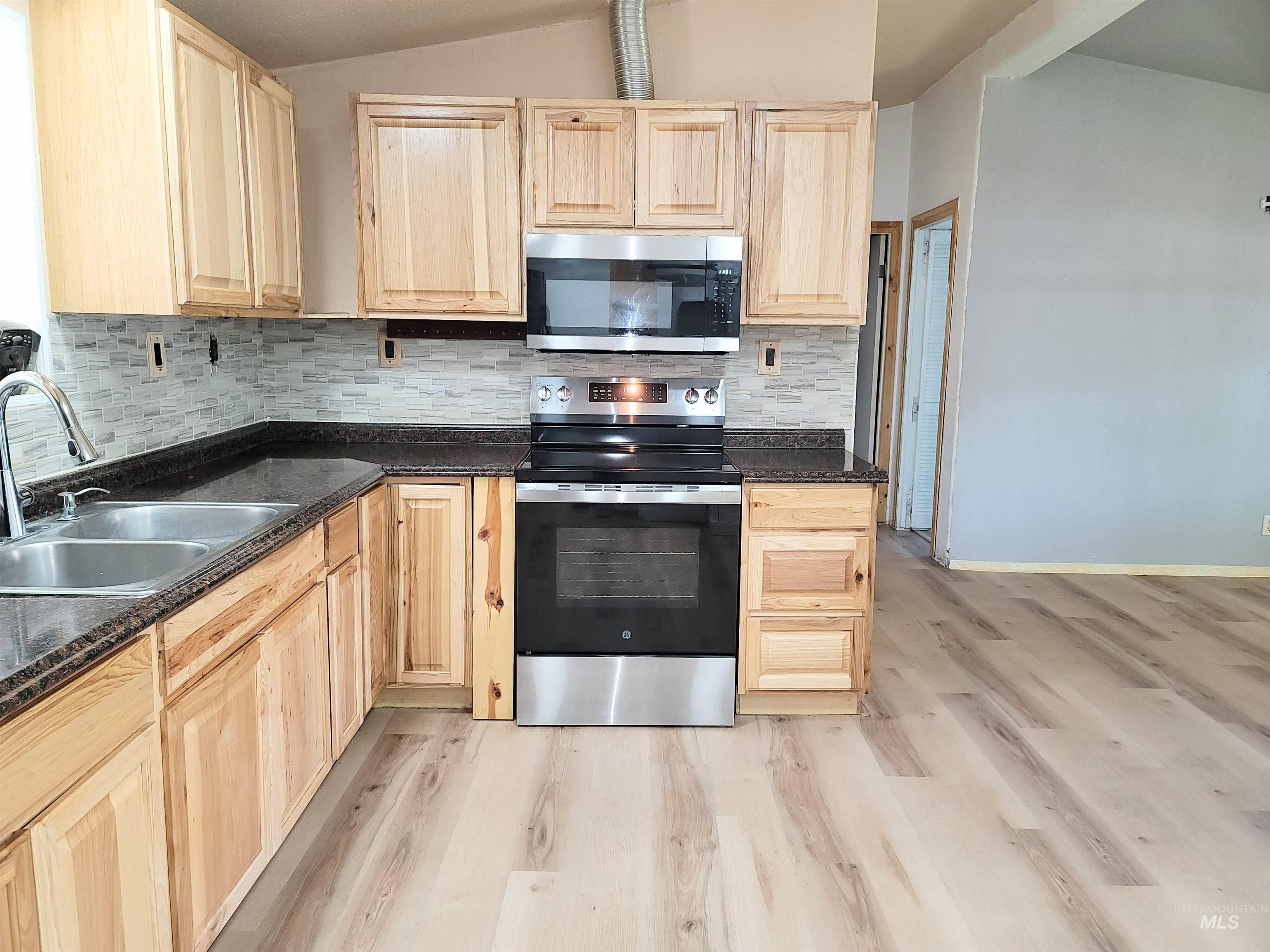 1429 Maple St., Clarkston, Washington 99403, 3 Bedrooms, 2 Bathrooms, Residential For Sale, Price $299,900, 98984818