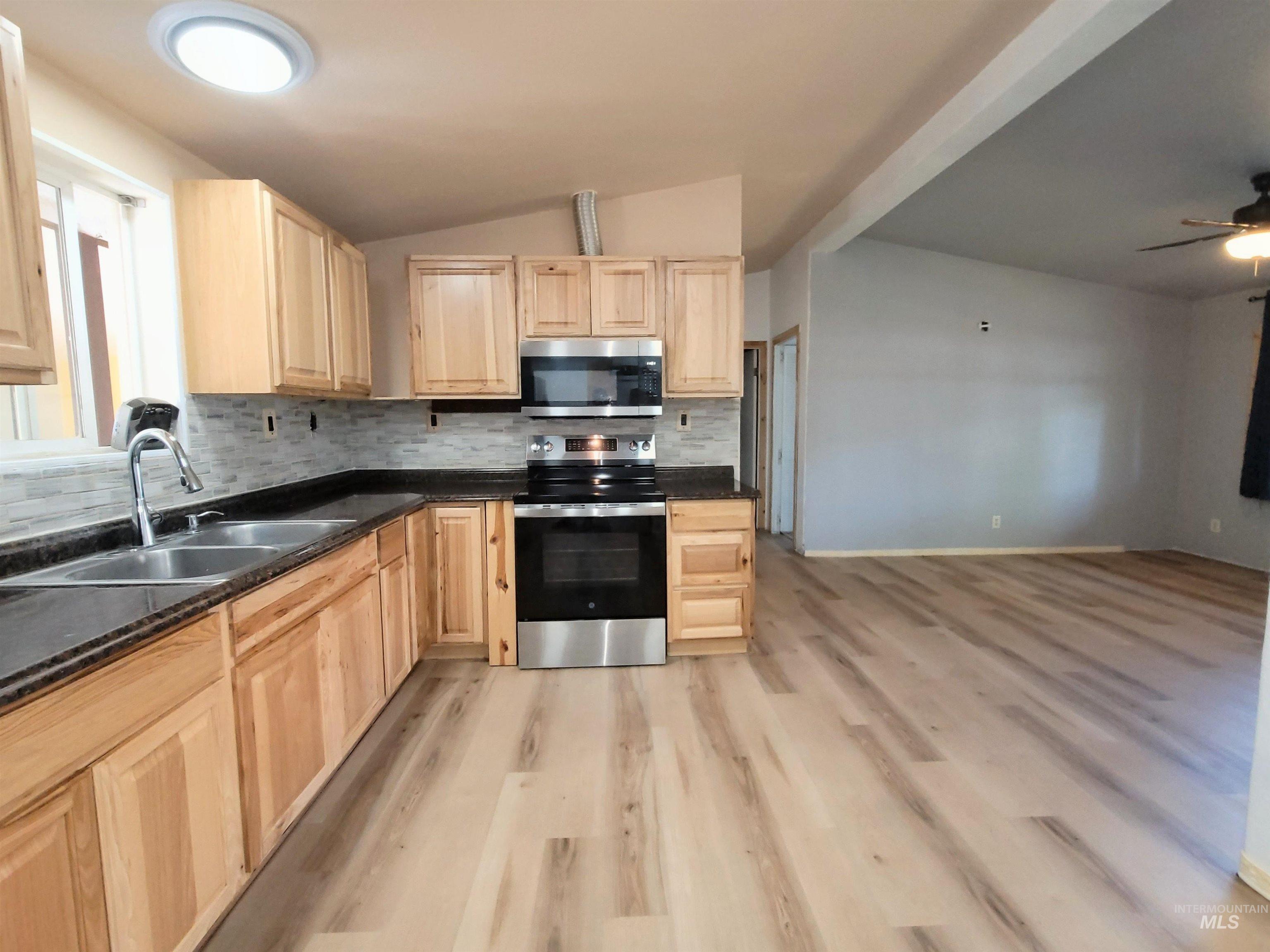 1429 Maple St., Clarkston, Washington 99403, 3 Bedrooms, 2 Bathrooms, Residential For Sale, Price $299,900, 98984818