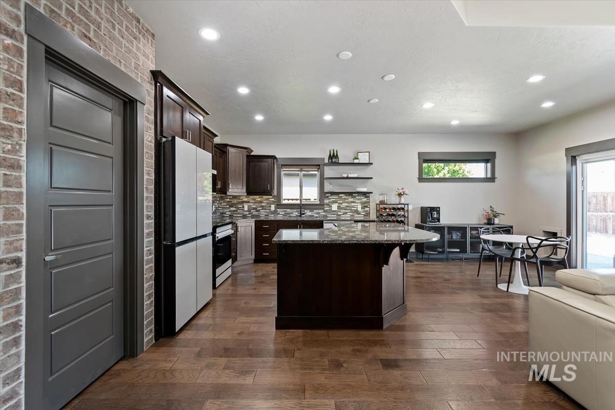 10866 W Alfina Dr, Boise, Idaho 83709-6515, 3 Bedrooms, 2 Bathrooms, Residential For Sale, Price $569,000, 98984825