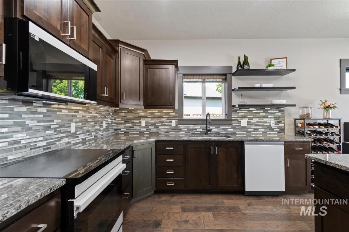 10866 W Alfina Dr, Boise, Idaho 83709-6515, 3 Bedrooms, 2 Bathrooms, Residential For Sale, Price $569,000, 98984825