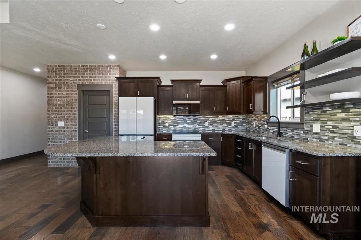10866 W Alfina Dr, Boise, Idaho 83709-6515, 3 Bedrooms, 2 Bathrooms, Residential For Sale, Price $569,000, 98984825