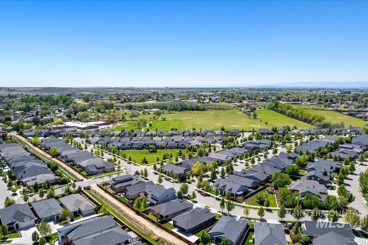 10866 W Alfina Dr, Boise, Idaho 83709-6515, 3 Bedrooms, 2 Bathrooms, Residential For Sale, Price $569,000, 98984825