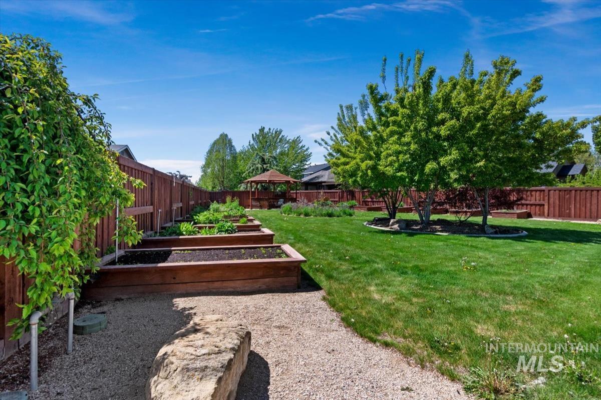10866 W Alfina Dr, Boise, Idaho 83709-6515, 3 Bedrooms, 2 Bathrooms, Residential For Sale, Price $569,000, 98984825