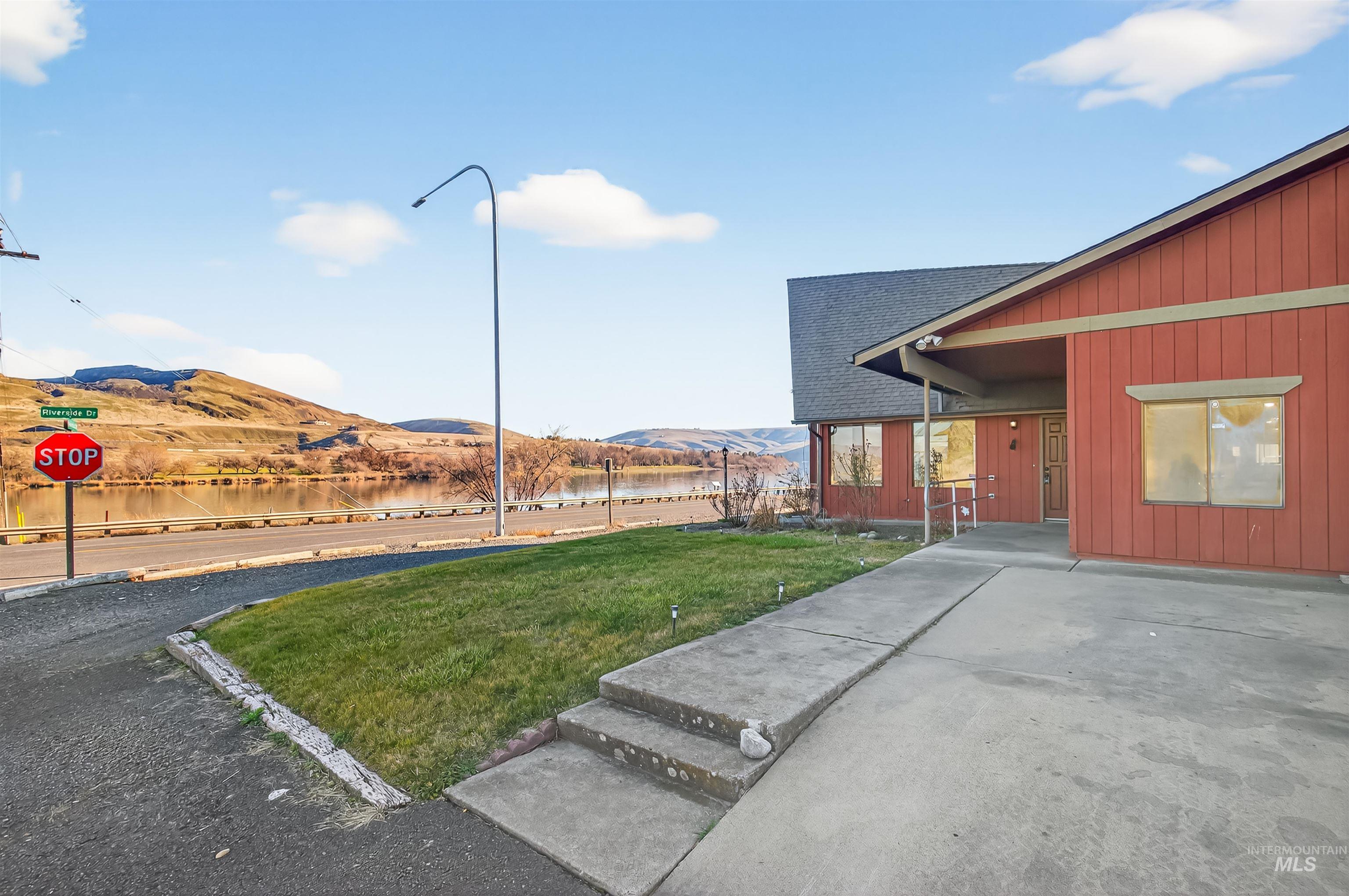 3010 Riverside Dr., Clarkston, Washington 99403, Business/Commercial For Sale, Price $855,000,MLS 98984829