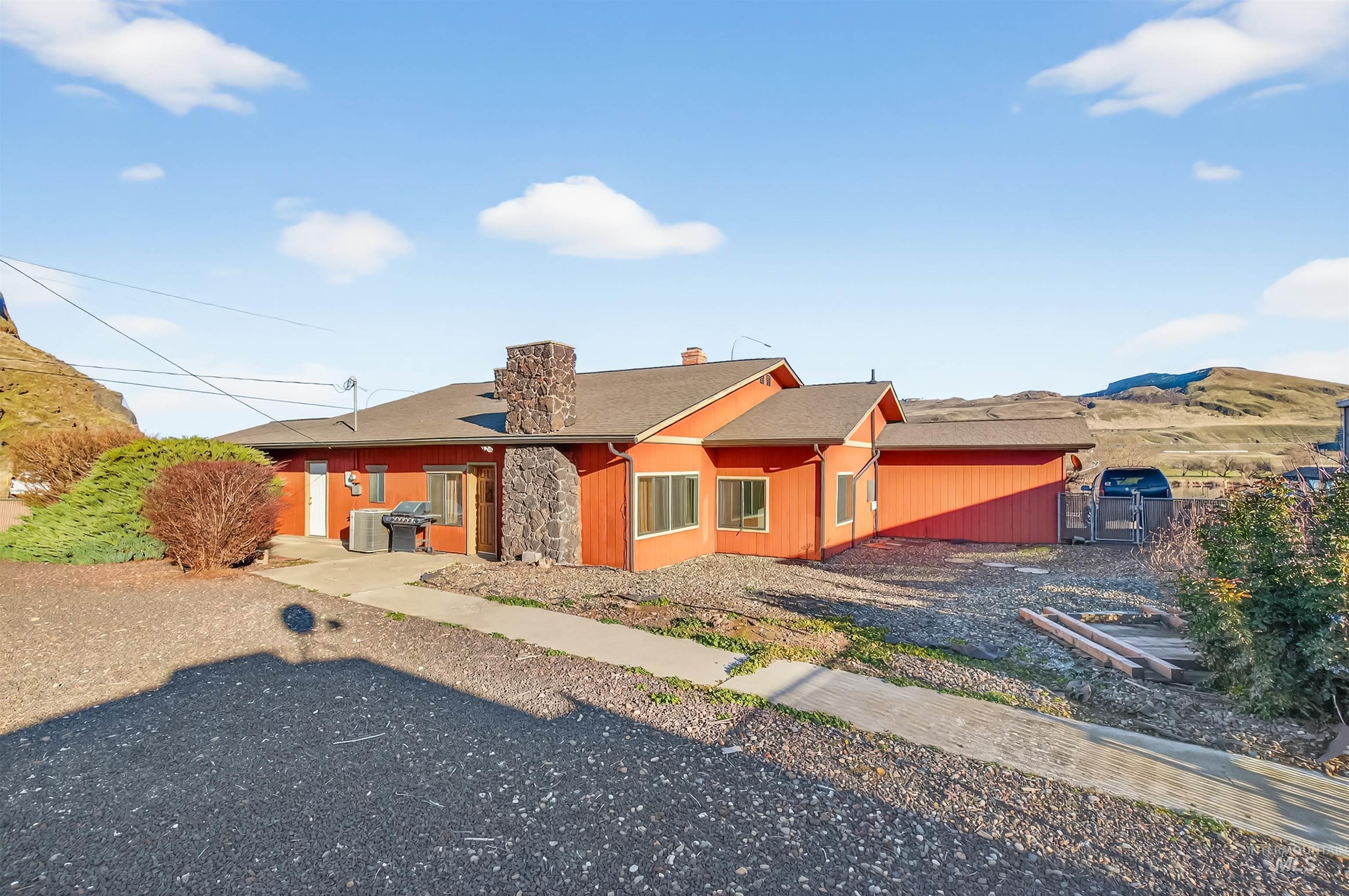 3010 Riverside Dr., Clarkston, Washington 99403, Business/Commercial For Sale, Price $855,000,MLS 98984829