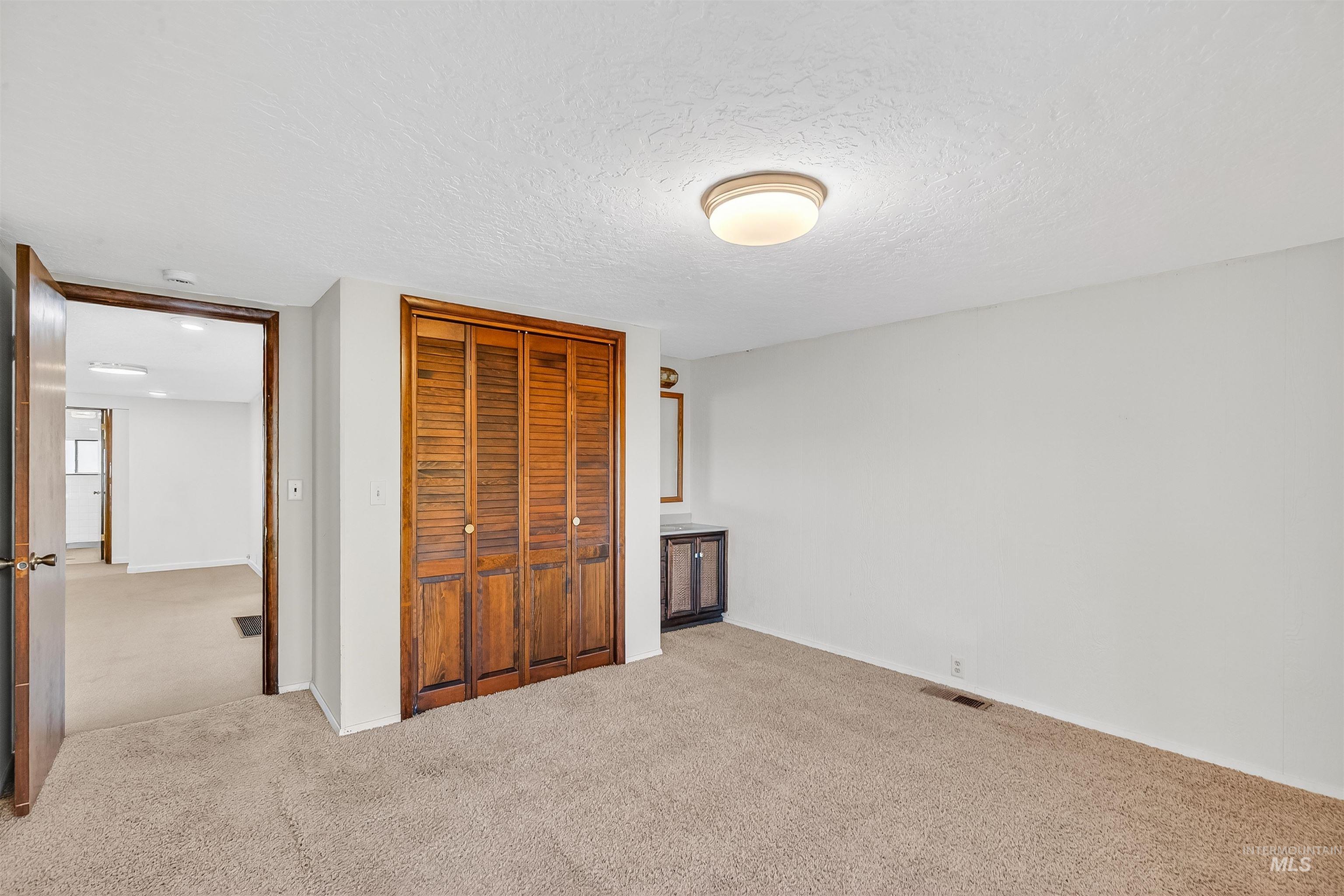 3010 Riverside Dr, Clarkston, Washington 99403, 4 Bedrooms, 1 Bathroom, Residential For Sale, Price $855,000, 98984830